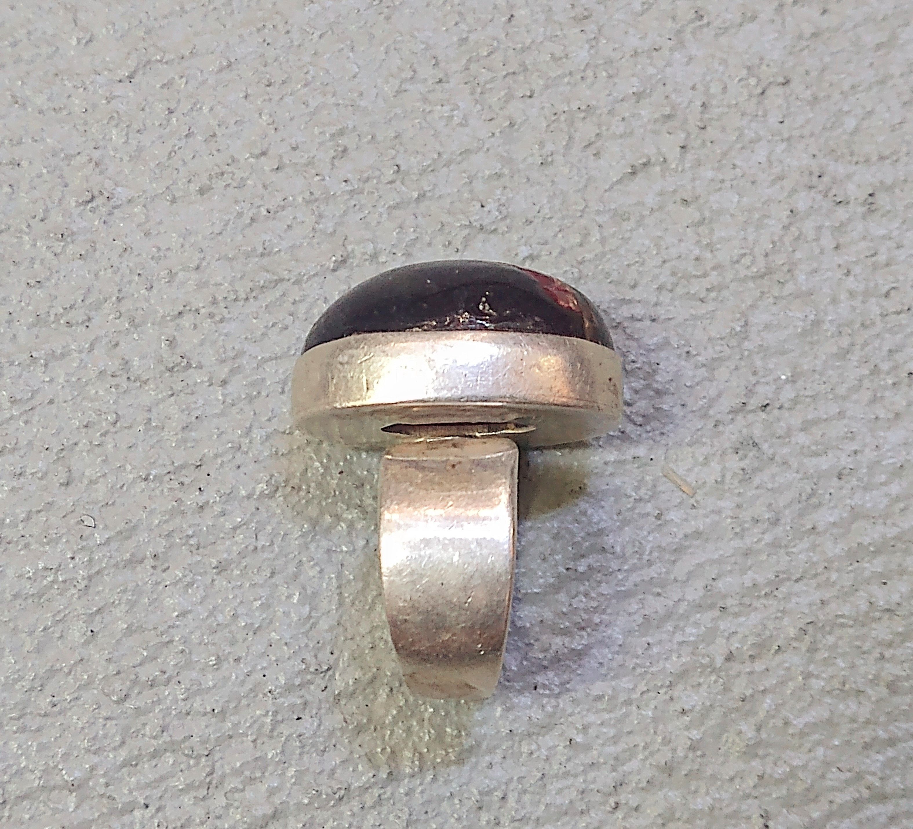 Jewelry Vintage Sterling Silver Ring Size 8 Amber Brown Oval Modern Size ONE SIZE - 6 Thumbnail