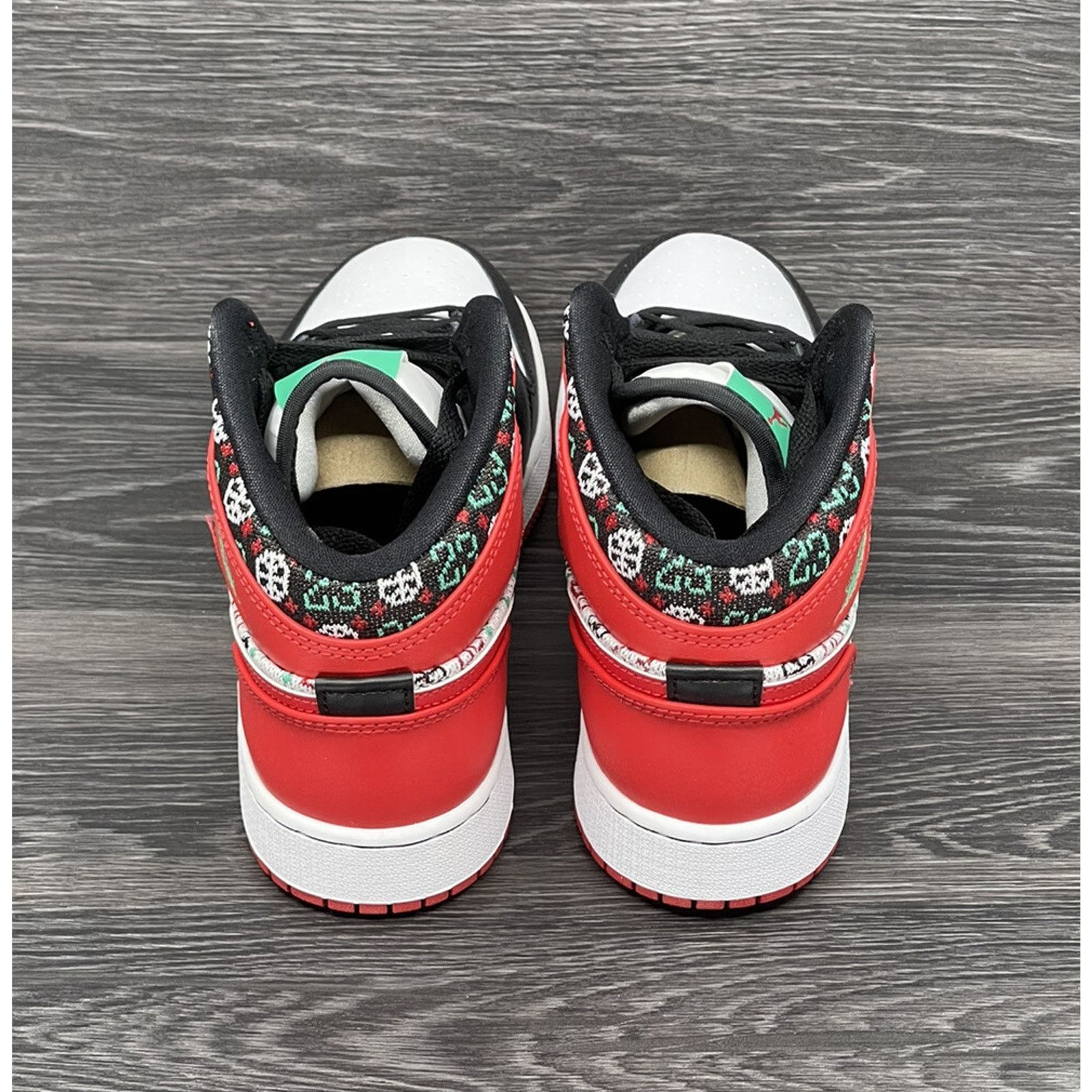 Jordan Brand GS Air Jordan 1 Mid SE "Ugly Sweater", 5.5Y [new] DM1208-150 Size US 5.5 / EU 38 - 5 Thumbnail