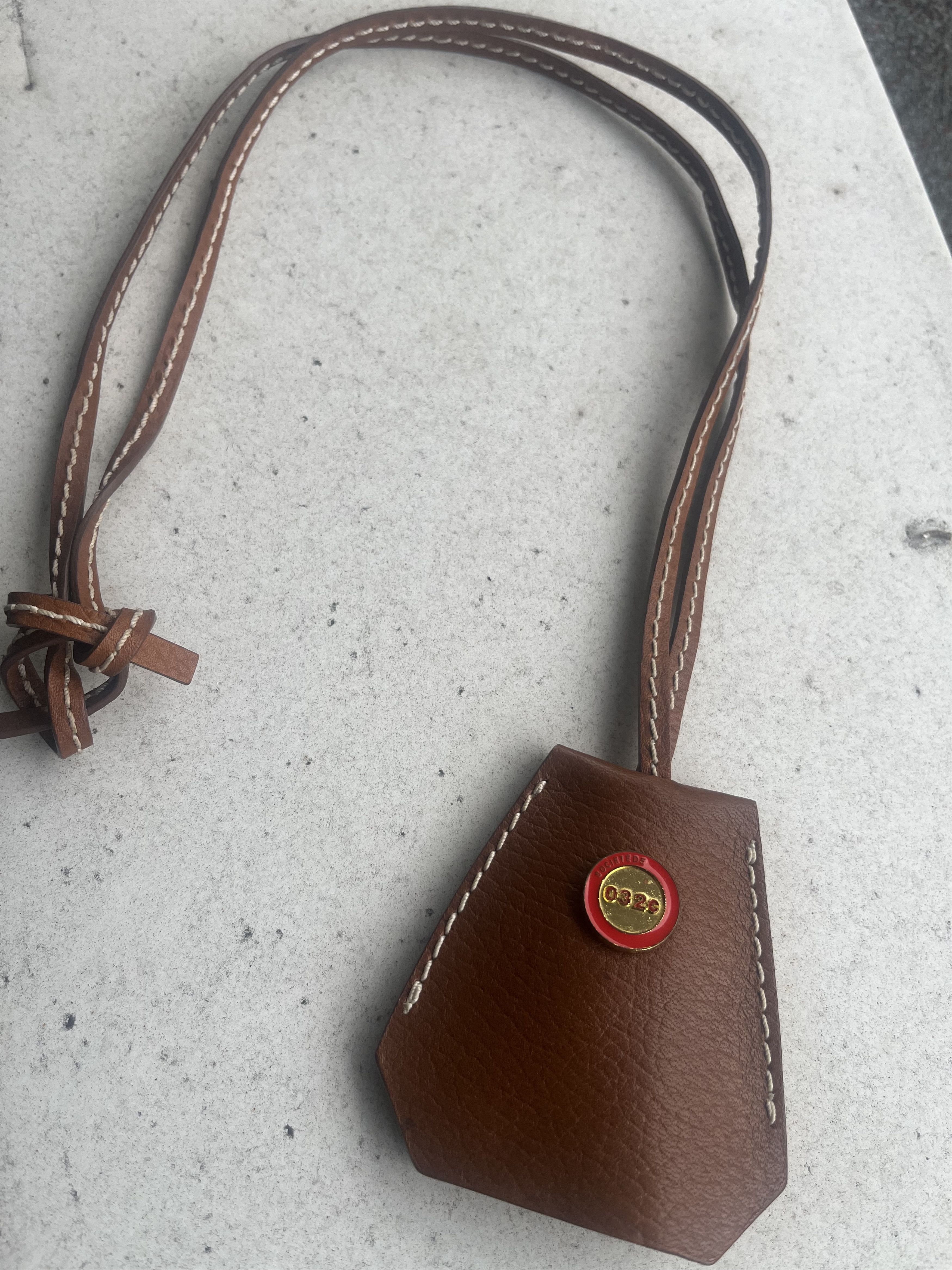 032C Leather Keychain Holder