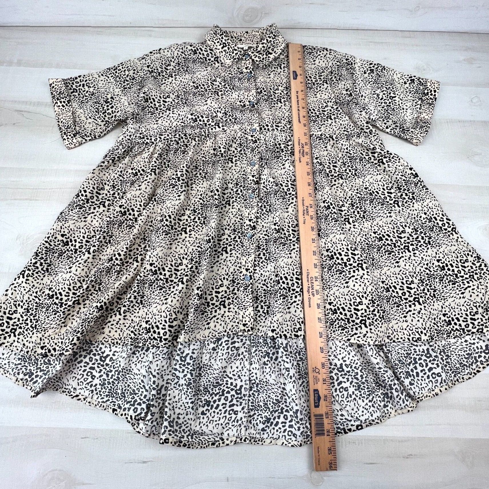 Vintage Entro Womens Leopard Print Blouse Small Animal Cheetah Short Sleeve Flowy Loose Top Polyester Size S / US 4 / IT 40 - 6 Thumbnail