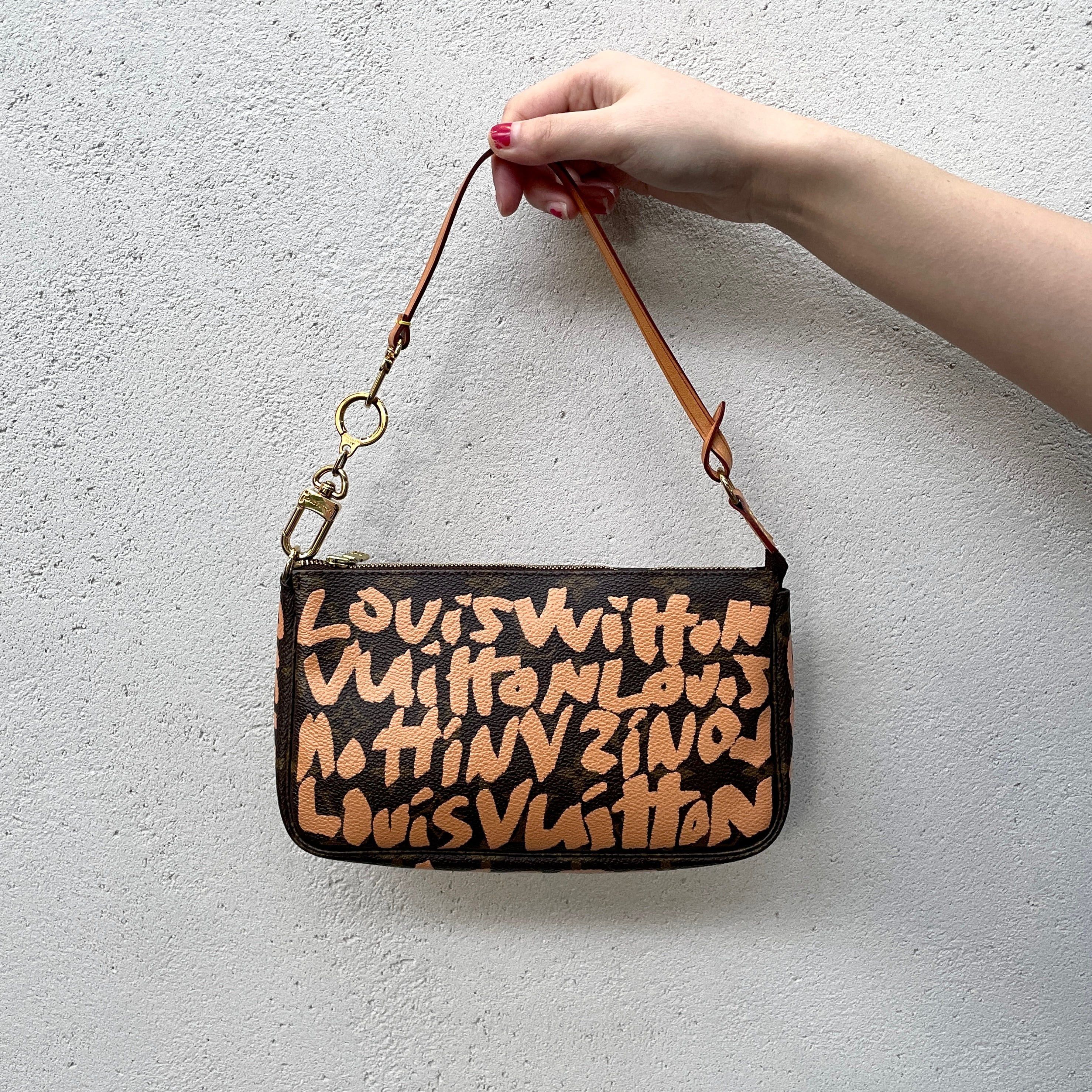 Louis Vuitton Louis Vuitton Monogram Graffiti Accessory Wallet M92193 Size ONE SIZE - 1 Thumbnail