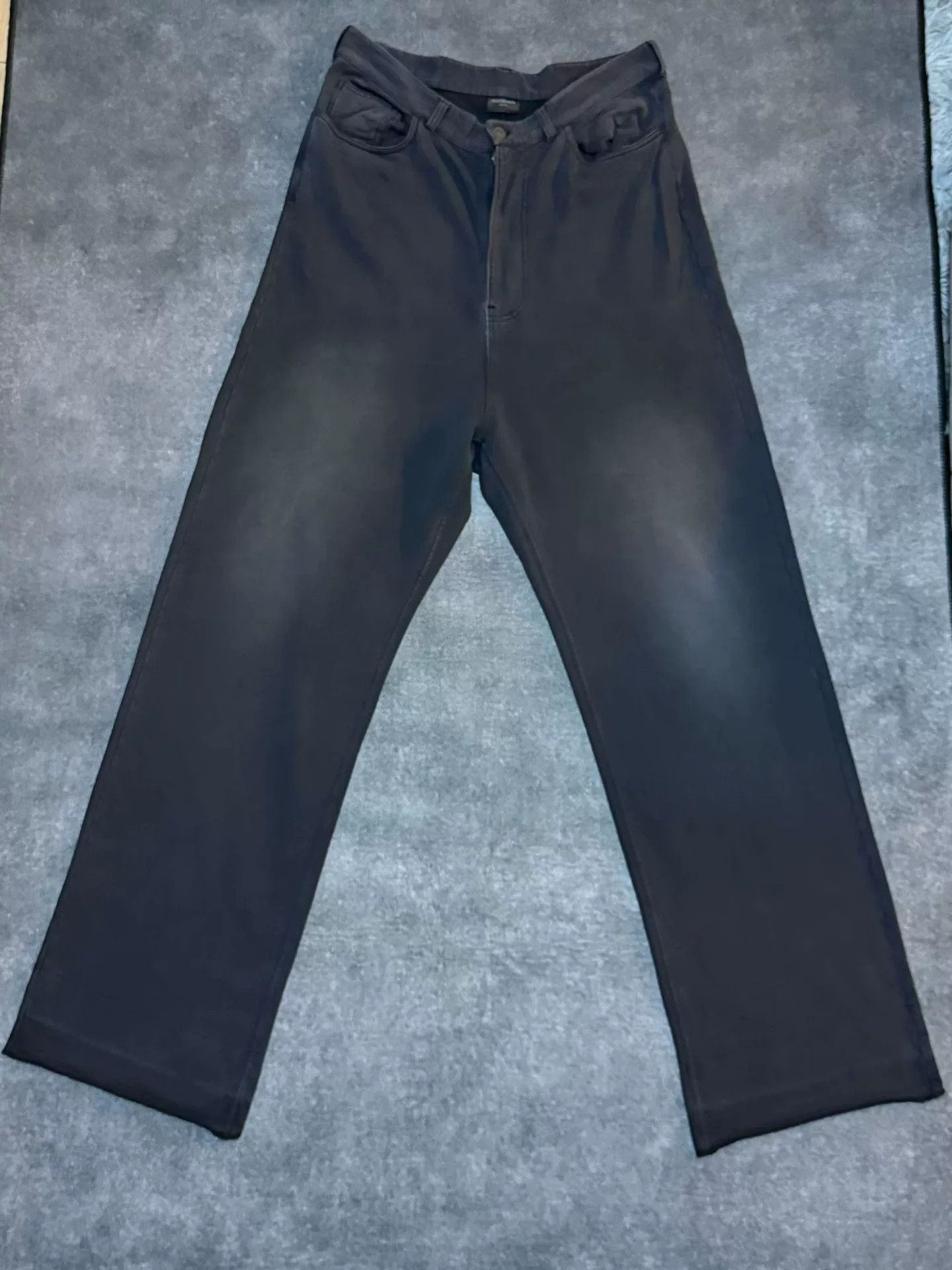 Balenciaga Balenciaga FW22 Solid Casual Pants Size US 26 / EU 42 - 1 Thumbnail