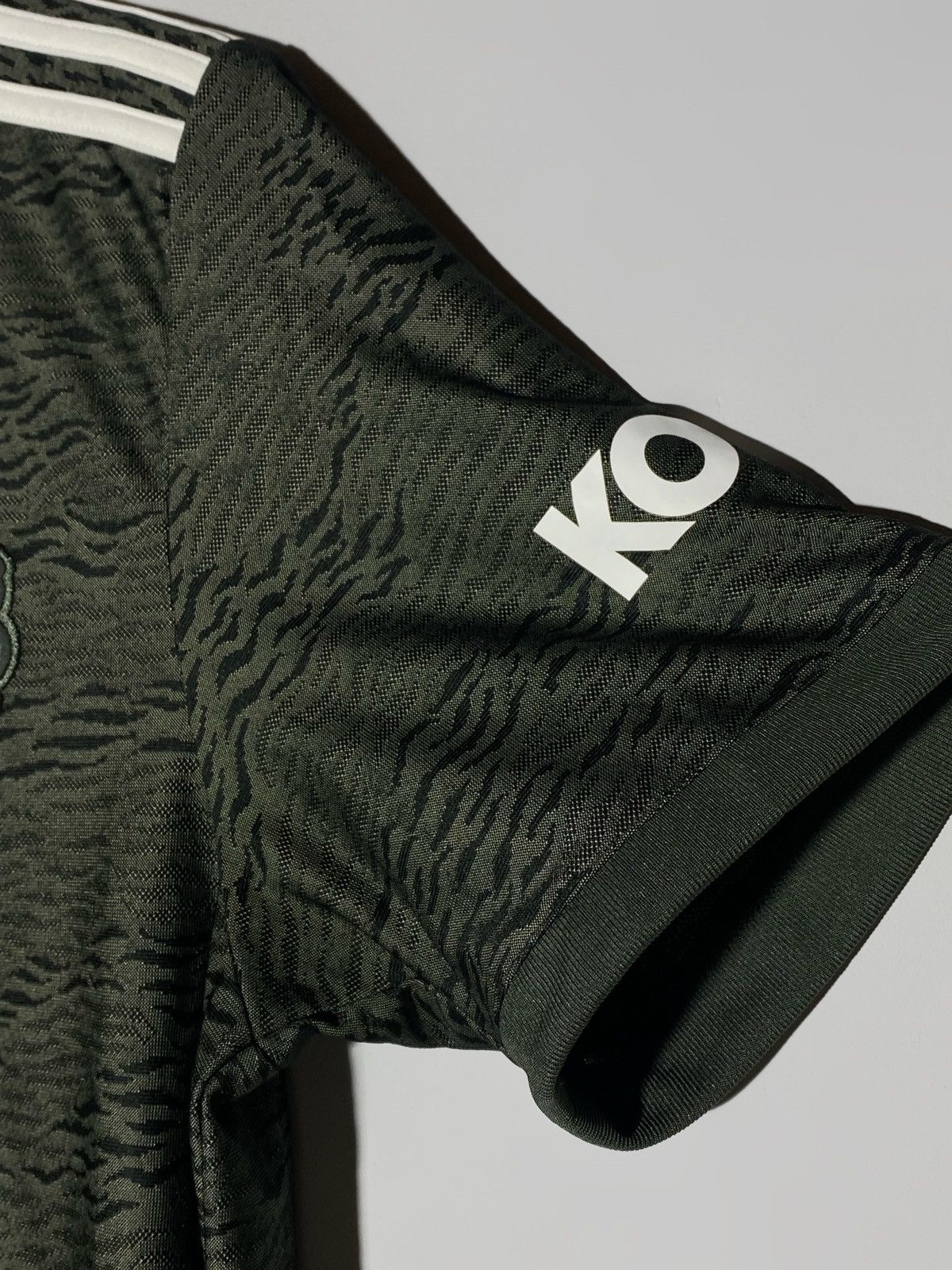 Adidas Manchester United 2020/21 Away Adidas Football Shirt y2k Size US M / EU 48-50 / 2 - 11 Thumbnail