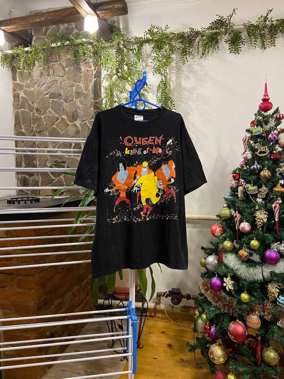 Band Tees Vintage 1986 Queen A King Of Magic All Over Print Band Tee Size US XL / EU 56 / 4 - 1 Thumbnail
