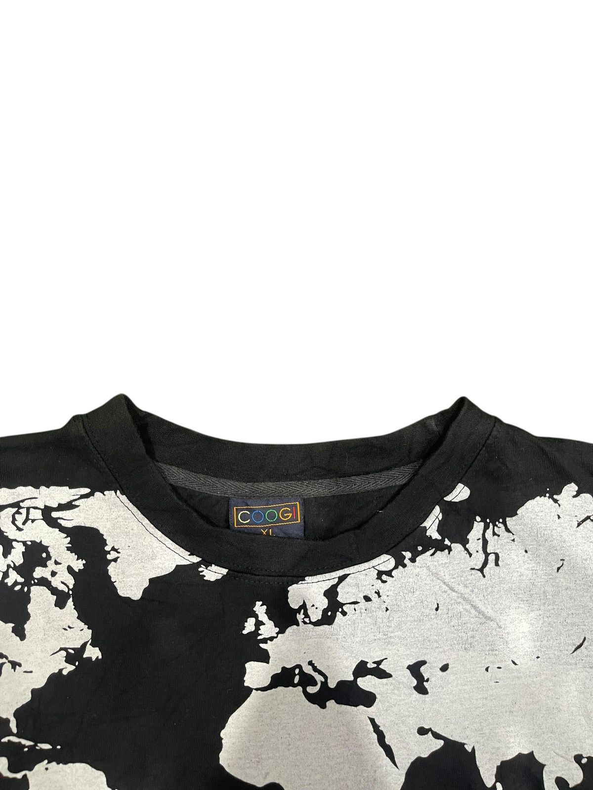 Coogi RARE Coogi World Map Clock Overprint Tee Size US L / EU 52-54 / 3 - 4 Thumbnail