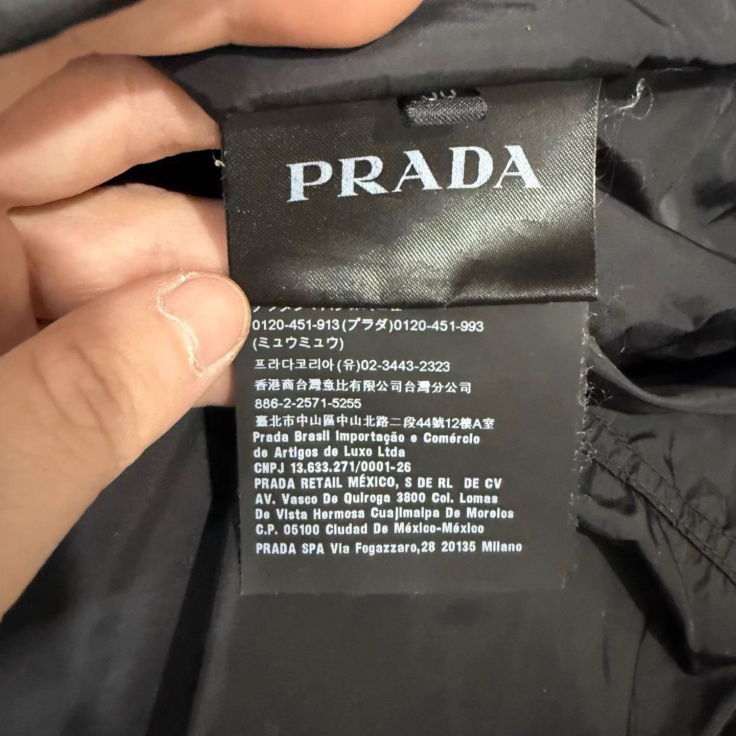 Prada Prada black nylon puffer jacket 50 mint Size US M / EU 48-50 / 2 - 4 Thumbnail