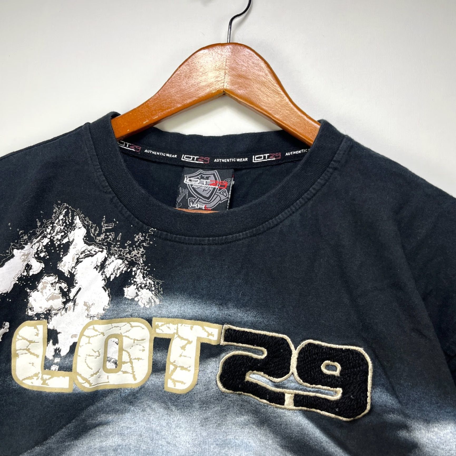Vintage VINTAGE Lot 29 Taz T Shirt 2XL Black 90s Graphic Print Bugs Bunny Mens Cotton Short Sleeve Crew Neck Size US XXL / EU 58 / 5 - 3 Thumbnail