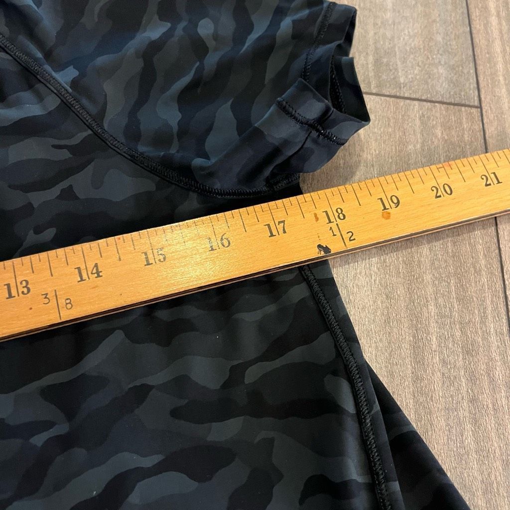 Lululemon Lululemon Camo Athletic Workout Top Women 8 Bin K-18 Size M / US 6-8 / IT 42-44 - 5 Thumbnail