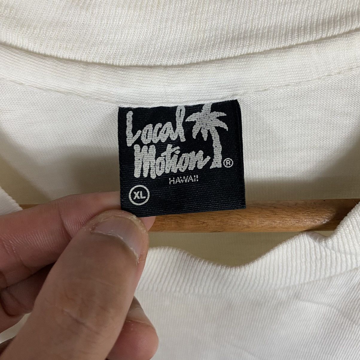 Vintage Vintage 90's LOCAL MOTION HAWAII Art Of Beach Surf Tee Size US XL / EU 56 / 4 - 9 Thumbnail