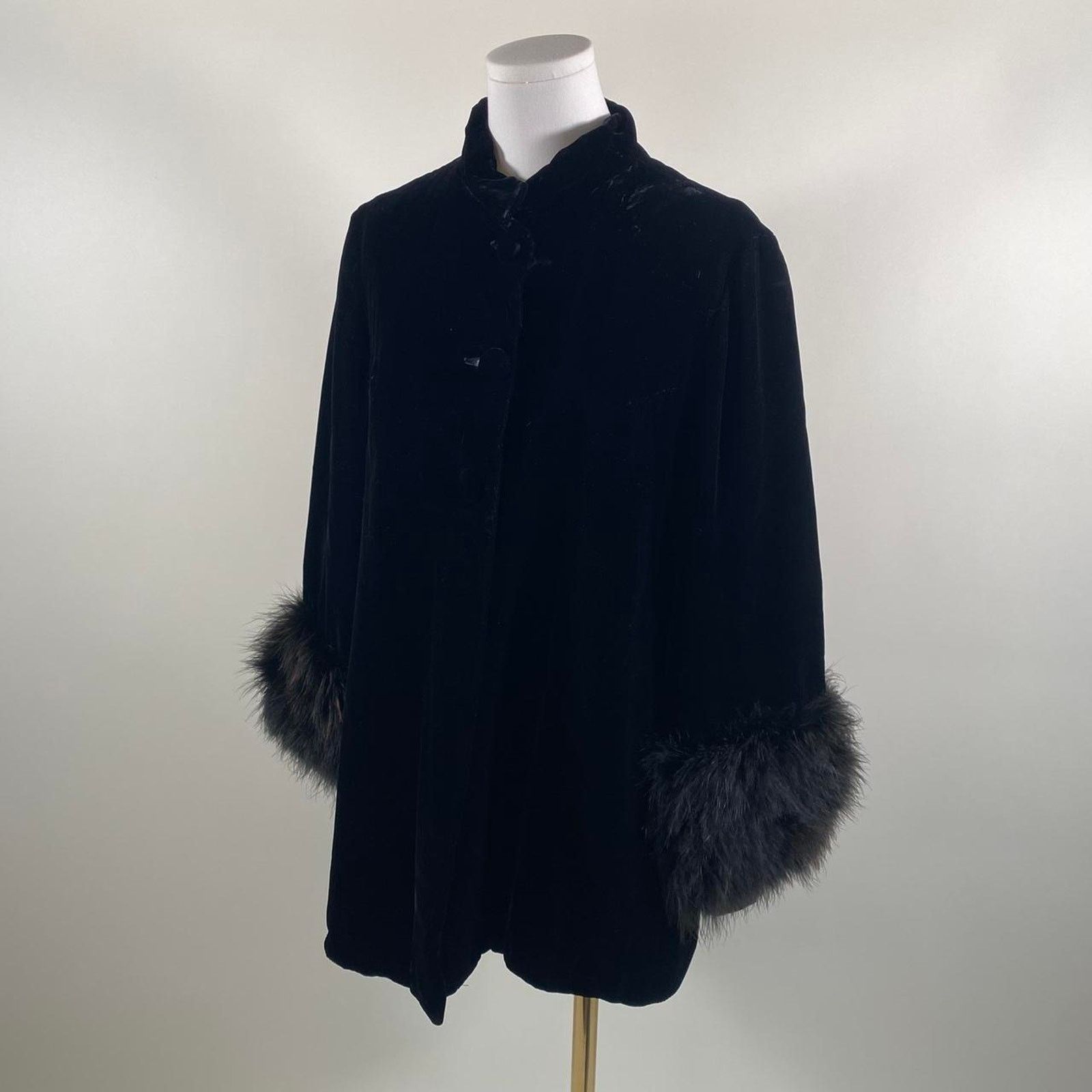 Other Vintage black velvet feathered coat Size L / US 10 / IT 46 - 1 Thumbnail