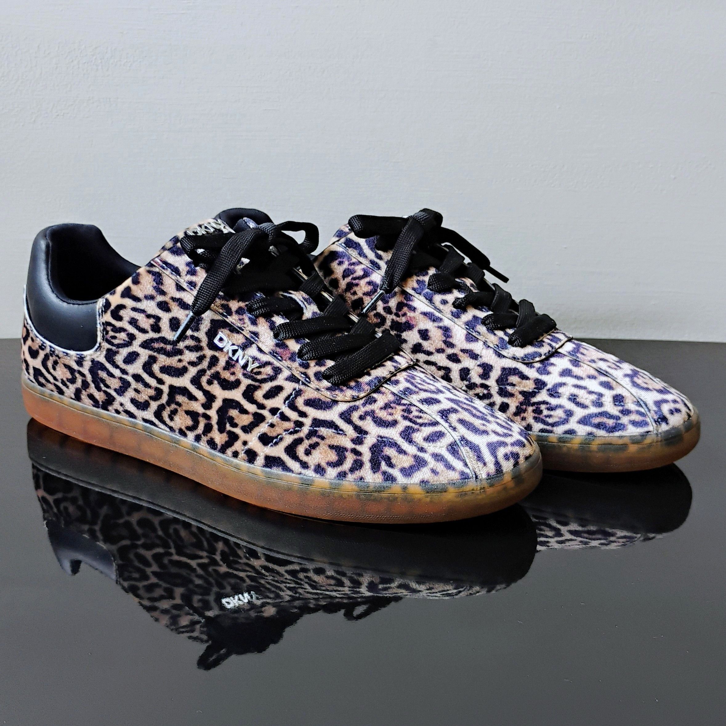 DKNY DKNY Women's Seacliff Sneaker in Free & Wild Leopard Print Size US 11 / IT 41 - 2 Thumbnail