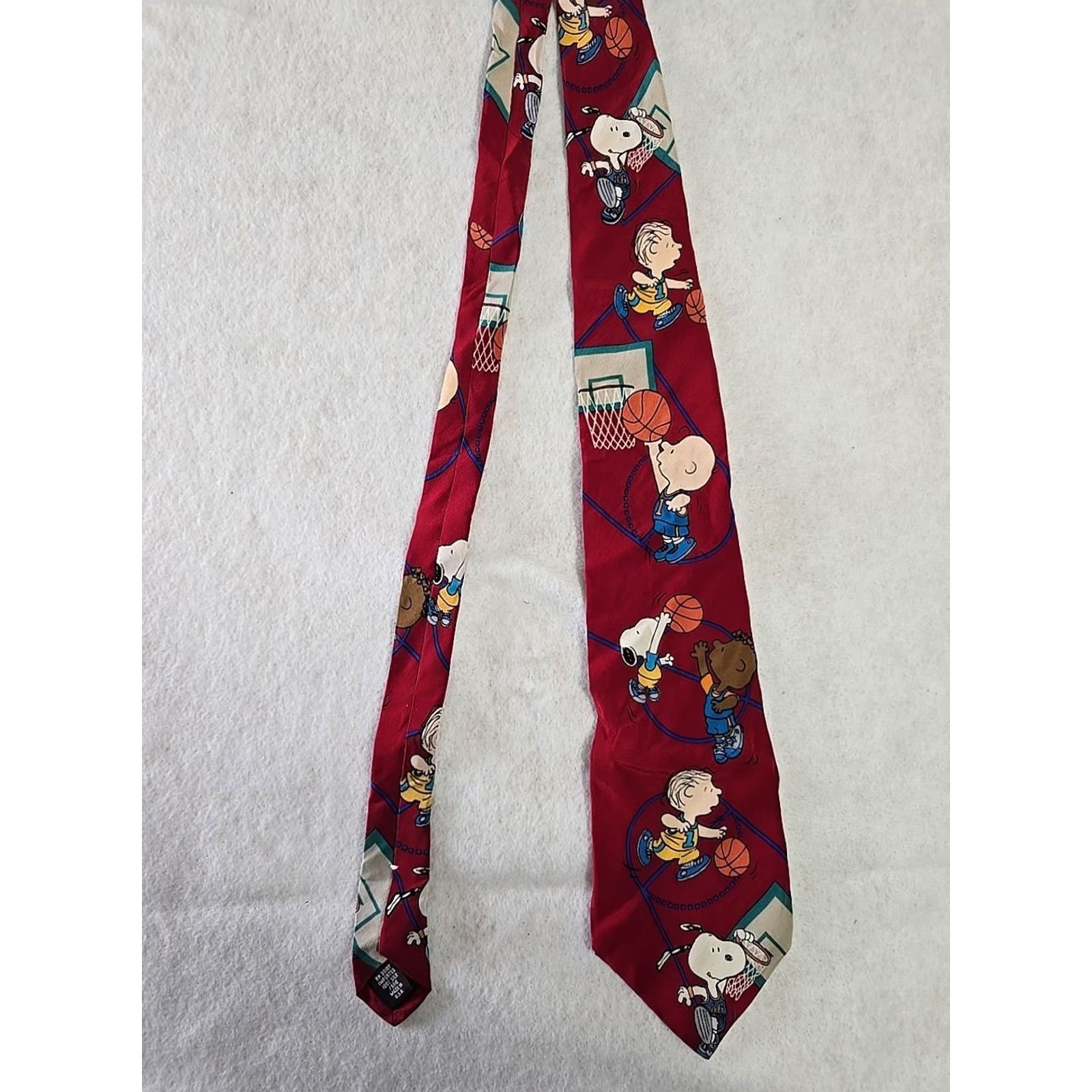Peanuts Snoopy & Friends PEANUTS Charlie Brown Tie Basketball 100% Silk USA Red Basketball Silk Tie Men Size ONE SIZE - 6 Thumbnail