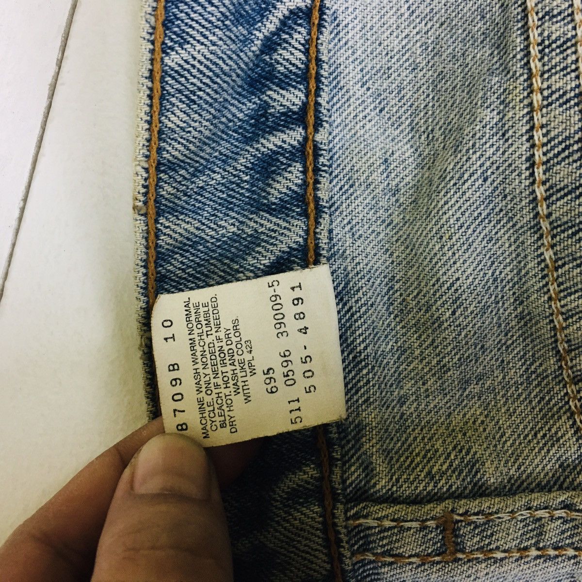 Levi's Vintage 90s Levi’s 505 Regular Fit Straight Leg Size US 32 / EU 48 - 12 Thumbnail