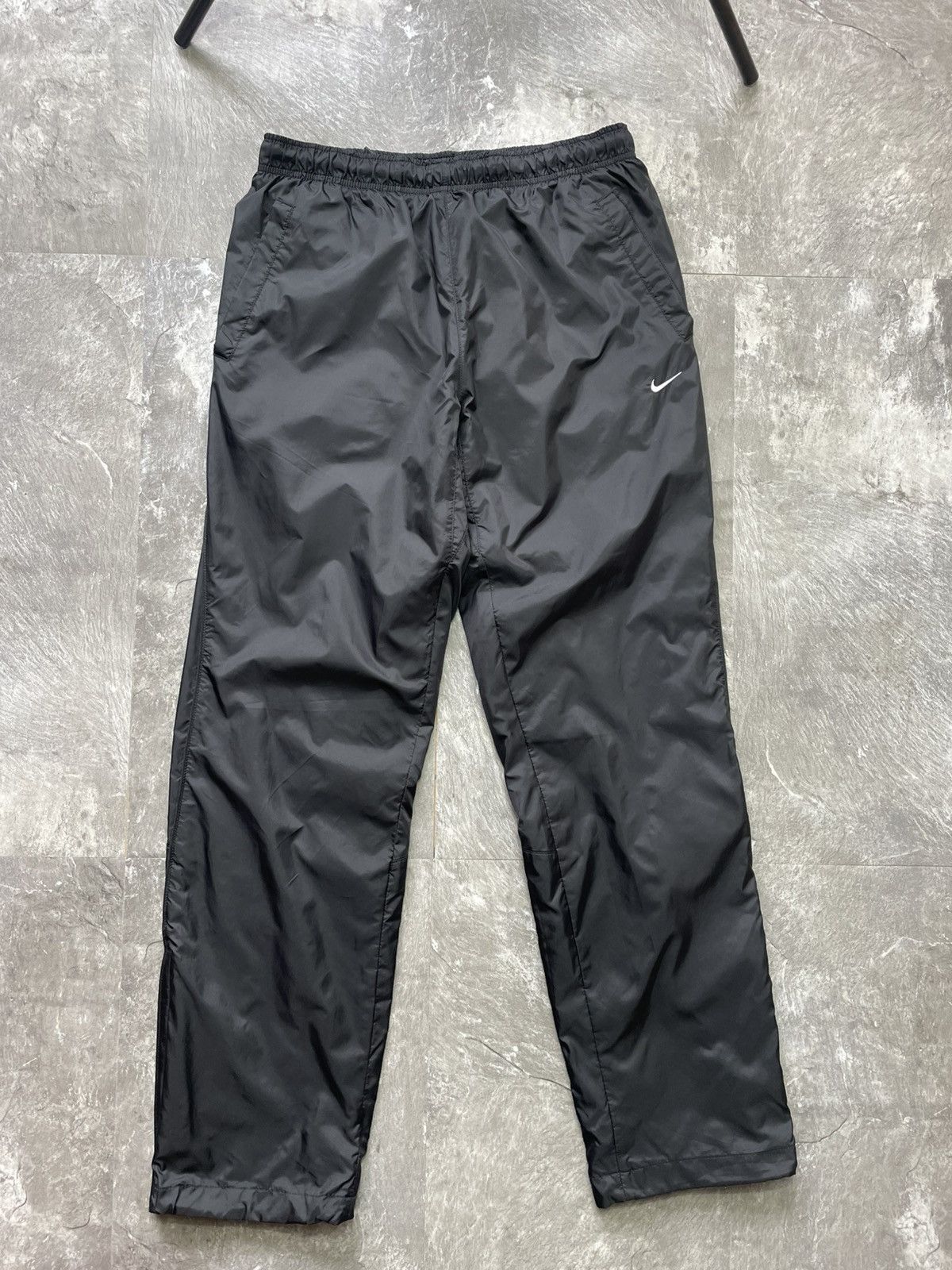 Nike Nike Baggy Vintage Y2K Nylon Track Pants Joggers Hype M Size US 32 / EU 48 - 1 Thumbnail