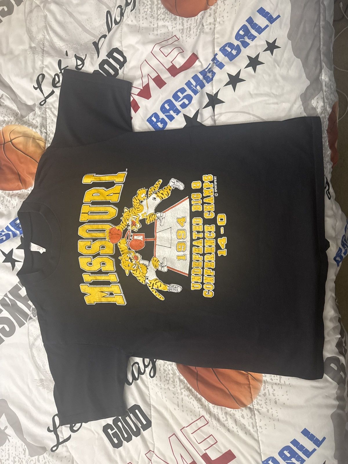 Other Missouri Basketball Vintage Graphic Tee Size US M / EU 48-50 / 2 - 1 Thumbnail
