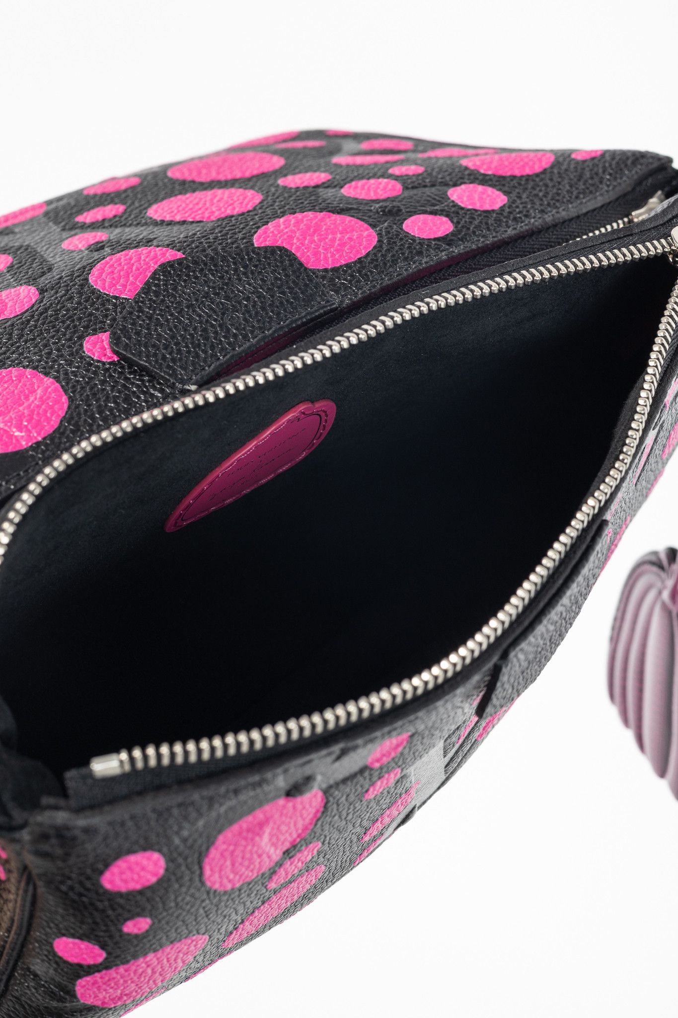 Louis Vuitton × Yayoi Kusama Louis Vuitton Multi Pochette Accessoires Infinity Dots Bag Size ONE SIZE - 15 Thumbnail