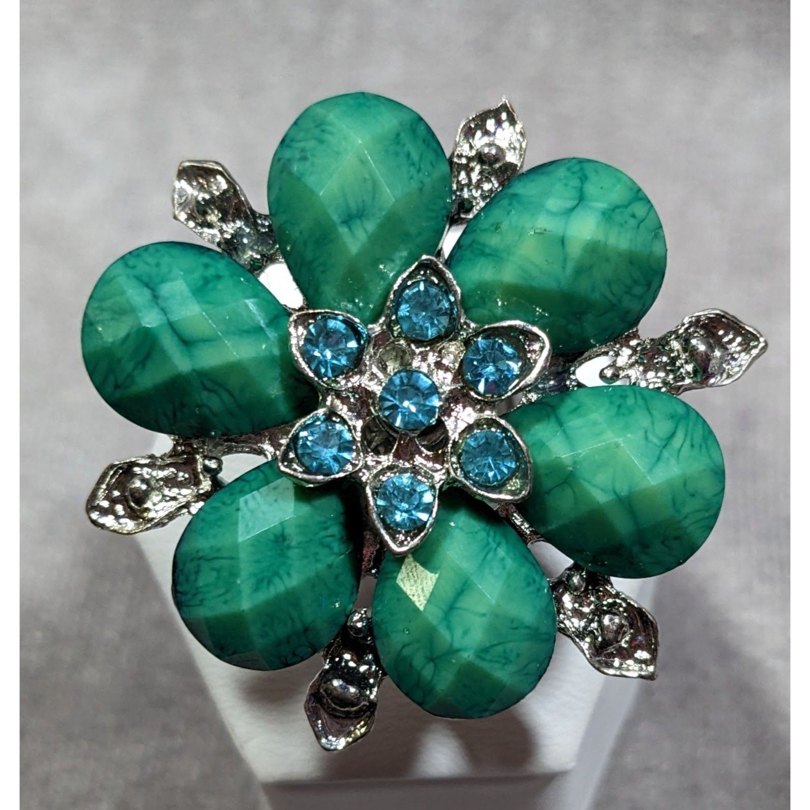 Other Fairycore Floral Glam Green And Silver Tone Adjustable Ring Size ONE SIZE - 6 Thumbnail