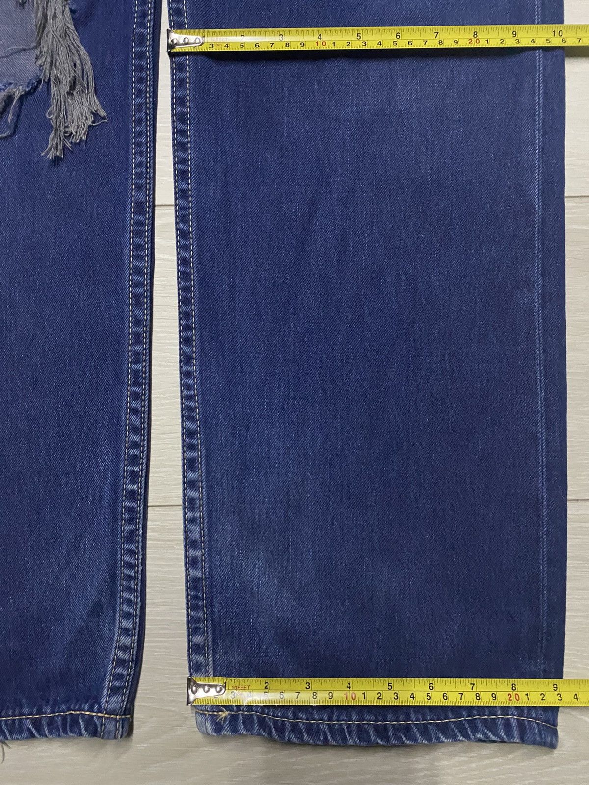 Levi's Levis 902 Blue Wash Ripped Baggy Jeans Size US 31 - 19 Thumbnail