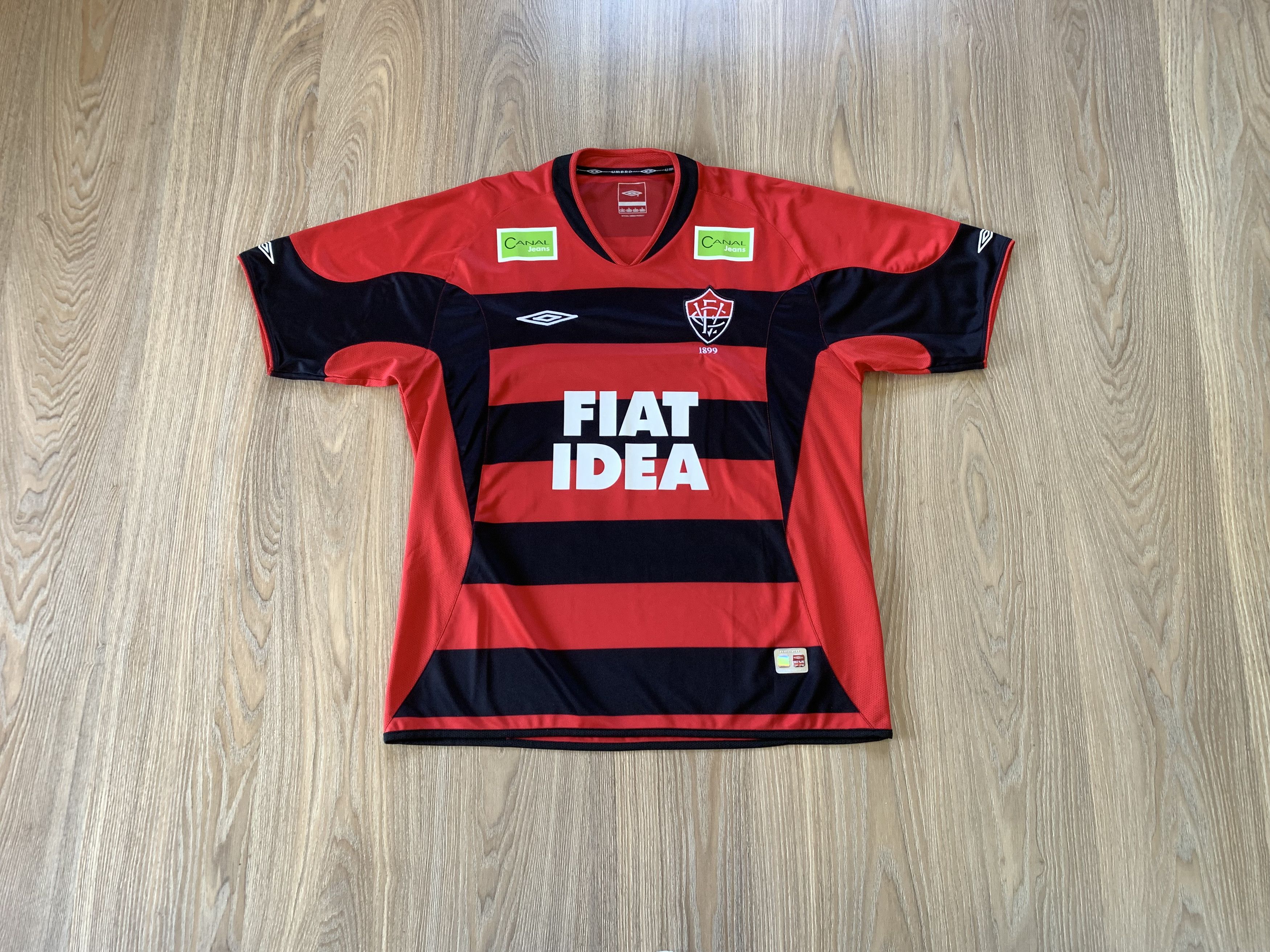 Vintage Rare Umbro EC Vitoria Brasil Soccer Jersey Size US L / EU 52-54 / 3 - 1 Thumbnail