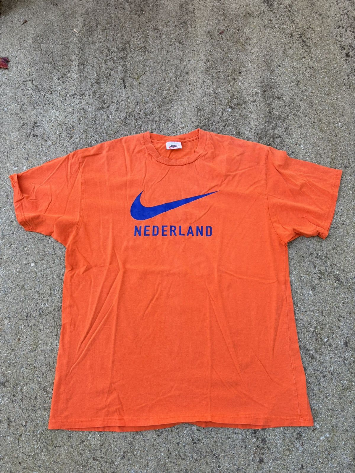 Nike Vintage Nike Nederland T Shirt Size US L / EU 52-54 / 3 - 1 Thumbnail