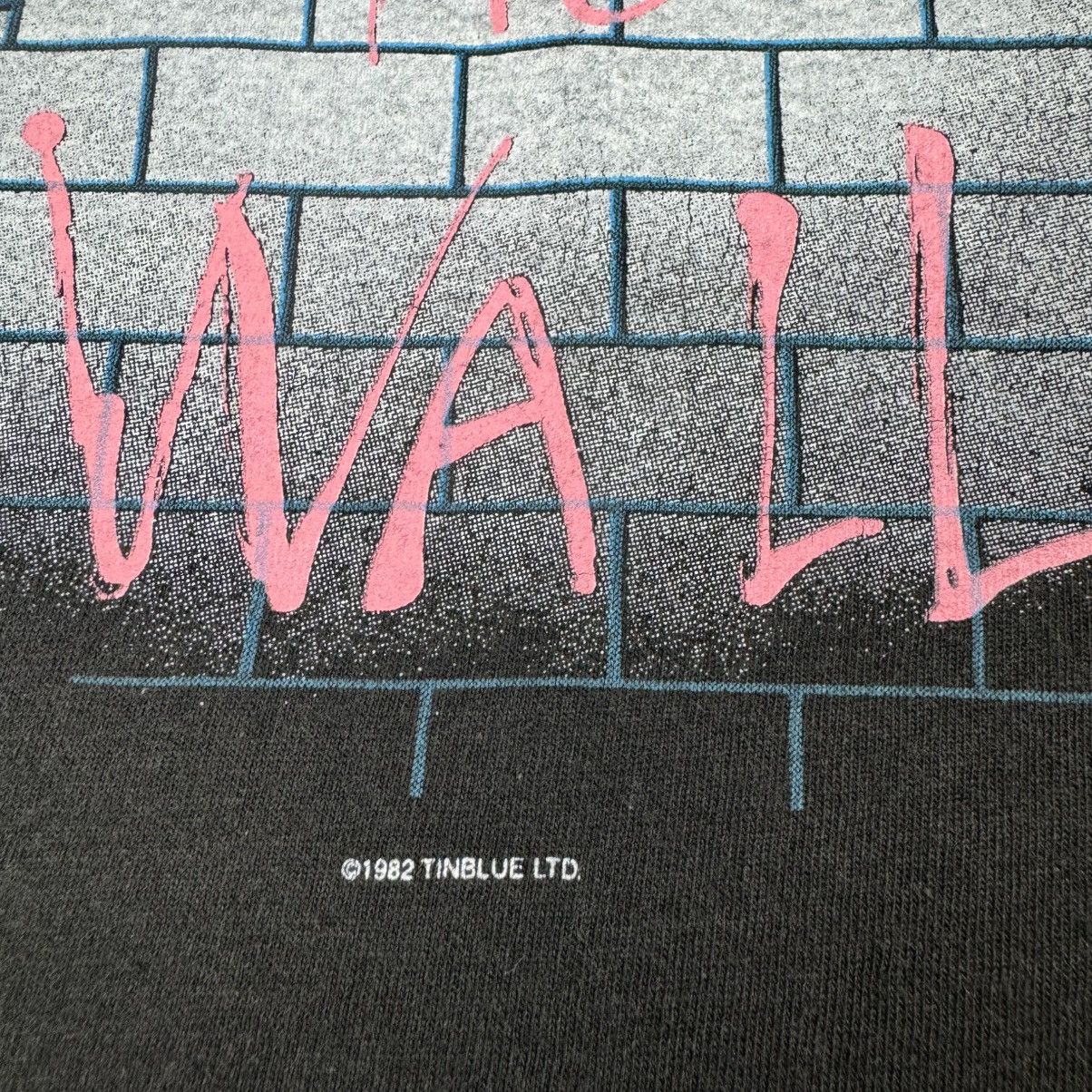 Band Tees Vintage Faded Pink Floyd The Wall "Marching Hammers" T-shirt Size US L / EU 52-54 / 3 - 14 Thumbnail