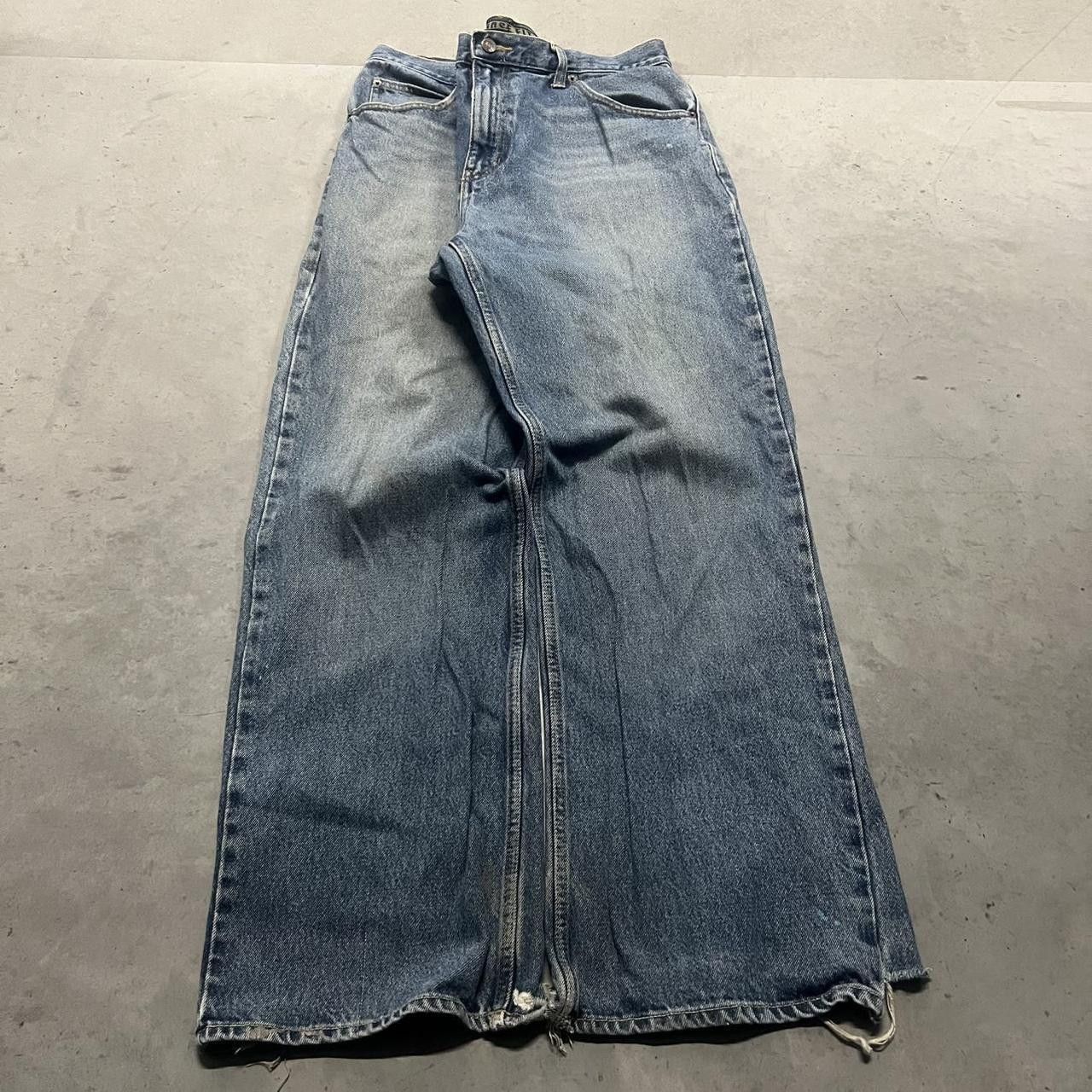 Vintage Vintage Y2K/2000s Super Baggy Light wash Loose Fit Skater Style Denim jeans! Size US 35 - 3 Thumbnail