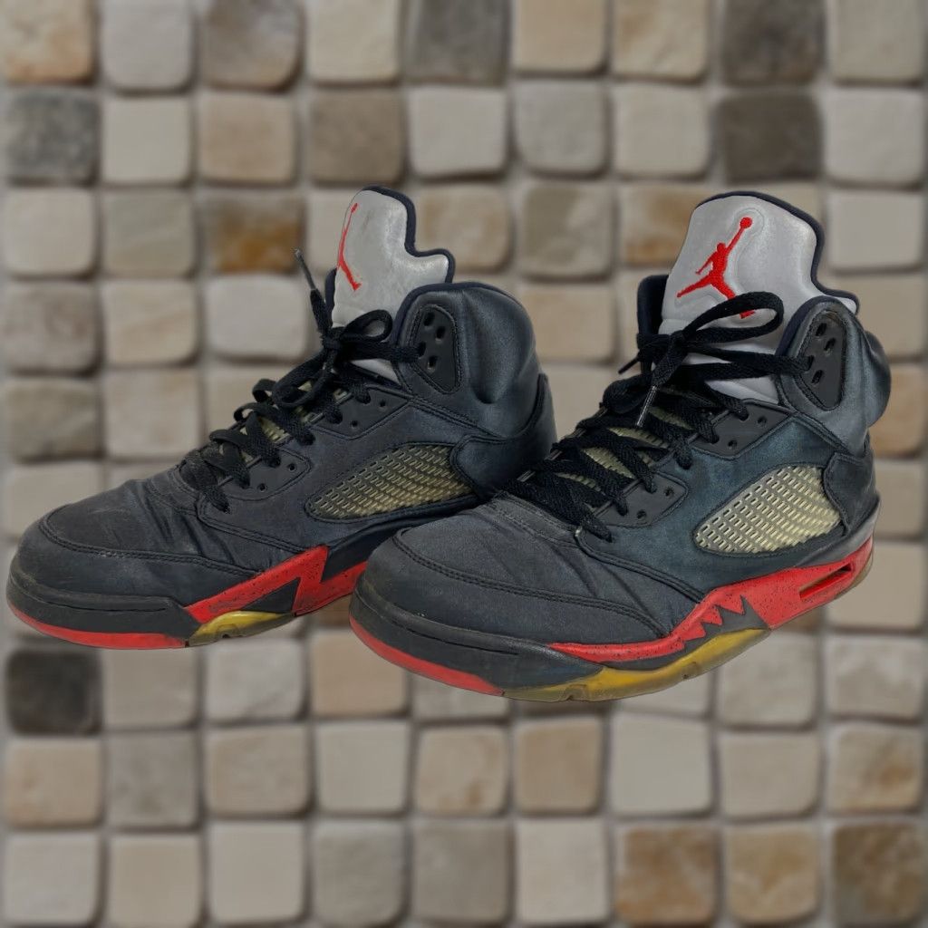 Jordan Brand Nike Air Jordan 5 Retro Satin Bred Main Selling Point Sneaker Mens US 12 Black 136027-006 2018 Size ONE SIZE - 1 Thumbnail