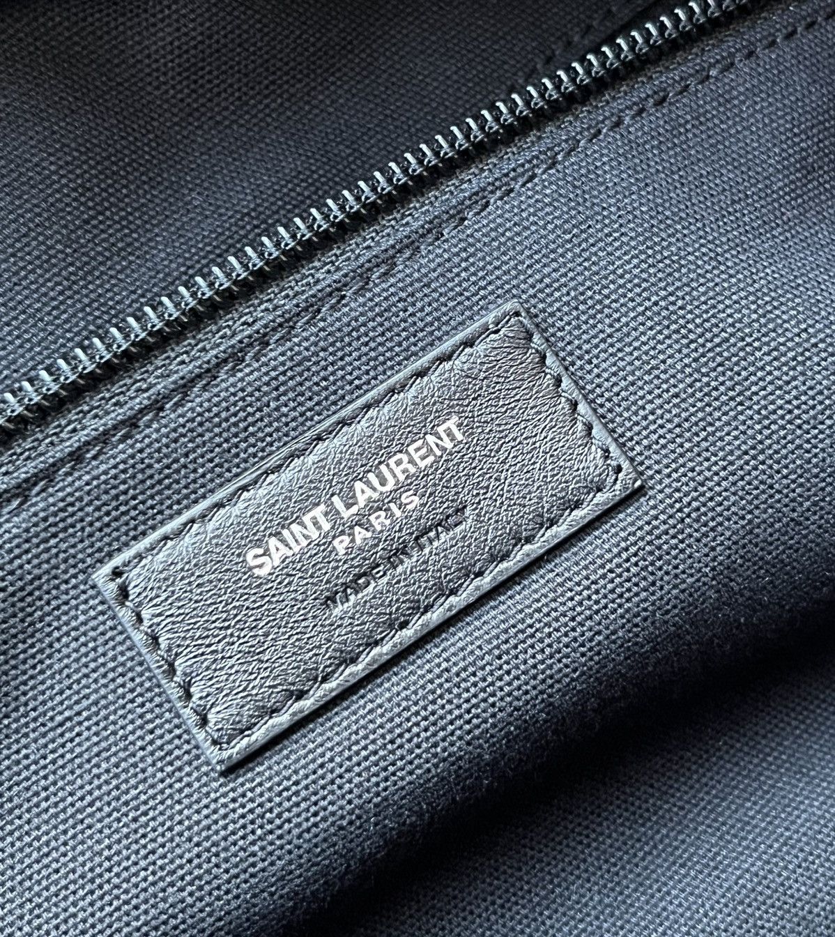 Saint Laurent Paris Rare Saint Laurent $2K Super Runway ID Convertible Bag XL Size ONE SIZE - 9 Thumbnail