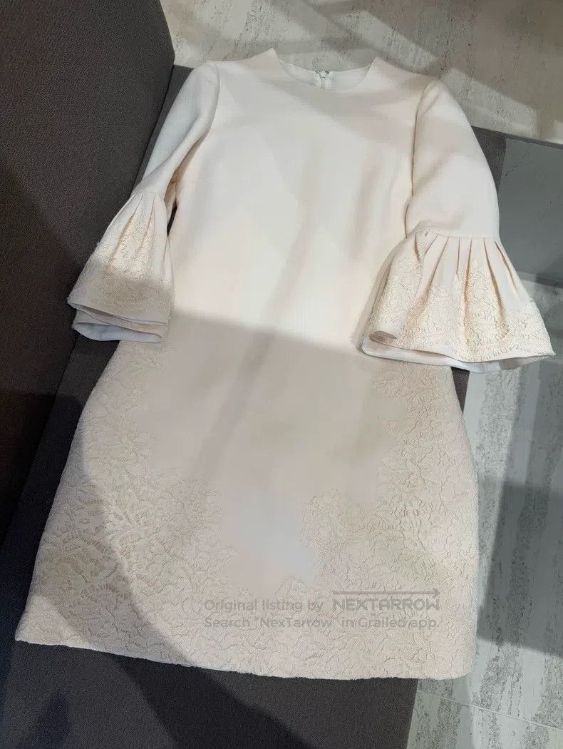 Valentino Valentino Lace panelled dress Size M / US 6-8 / IT 42-44 - 1 Thumbnail