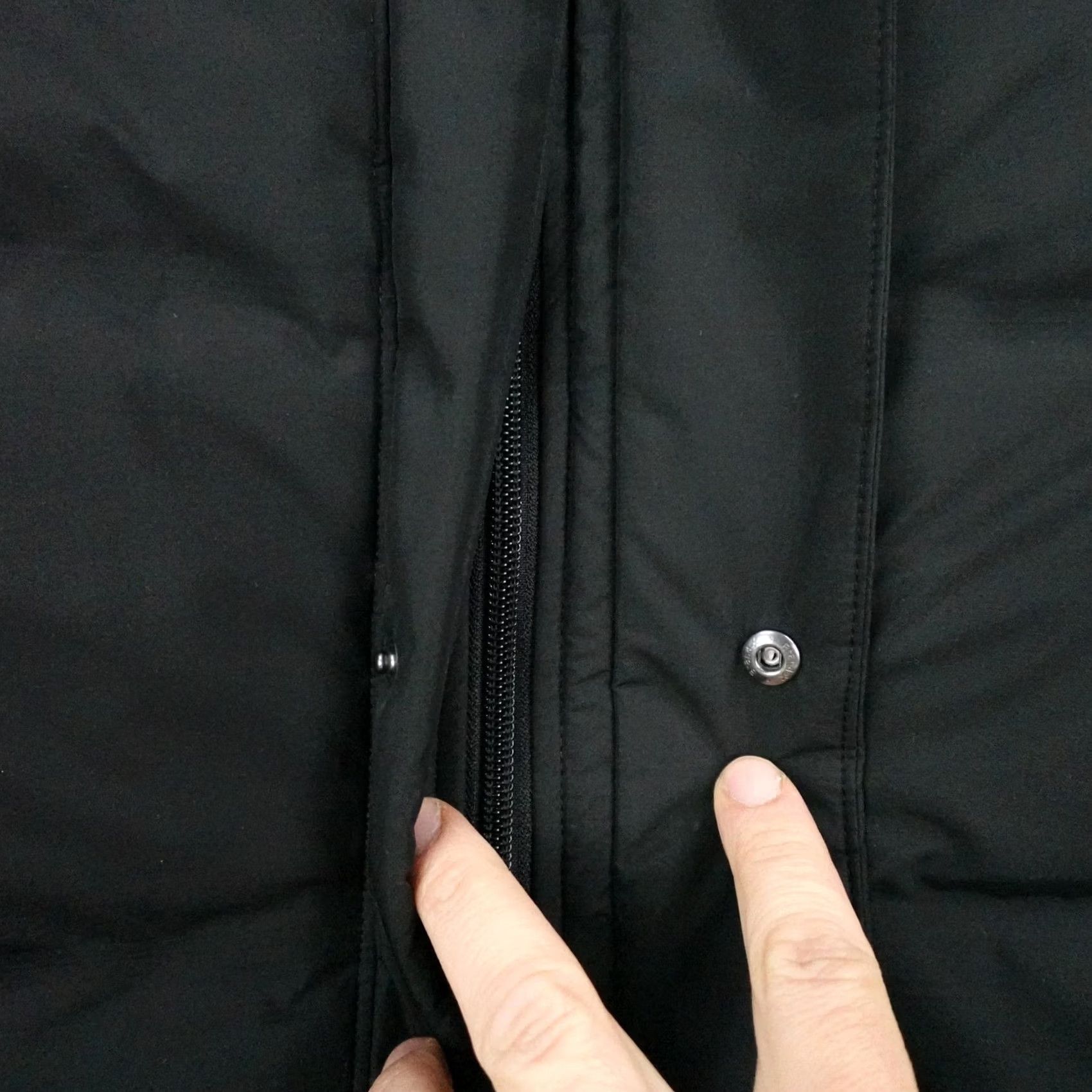 Uniqlo Uniqlo Coat Womens S Black Lightweight Down Puffer Long Zip Snap Up Size S / US 4 / IT 40 - 5 Thumbnail