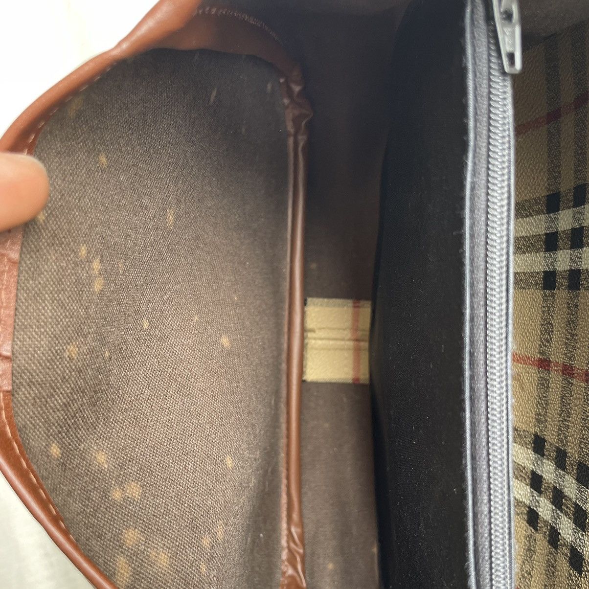 Burberry × Leather × Vintage 🔥 Vintage Burberry Nova Check Hayamarket Crossbody Size ONE SIZE - 17 Thumbnail