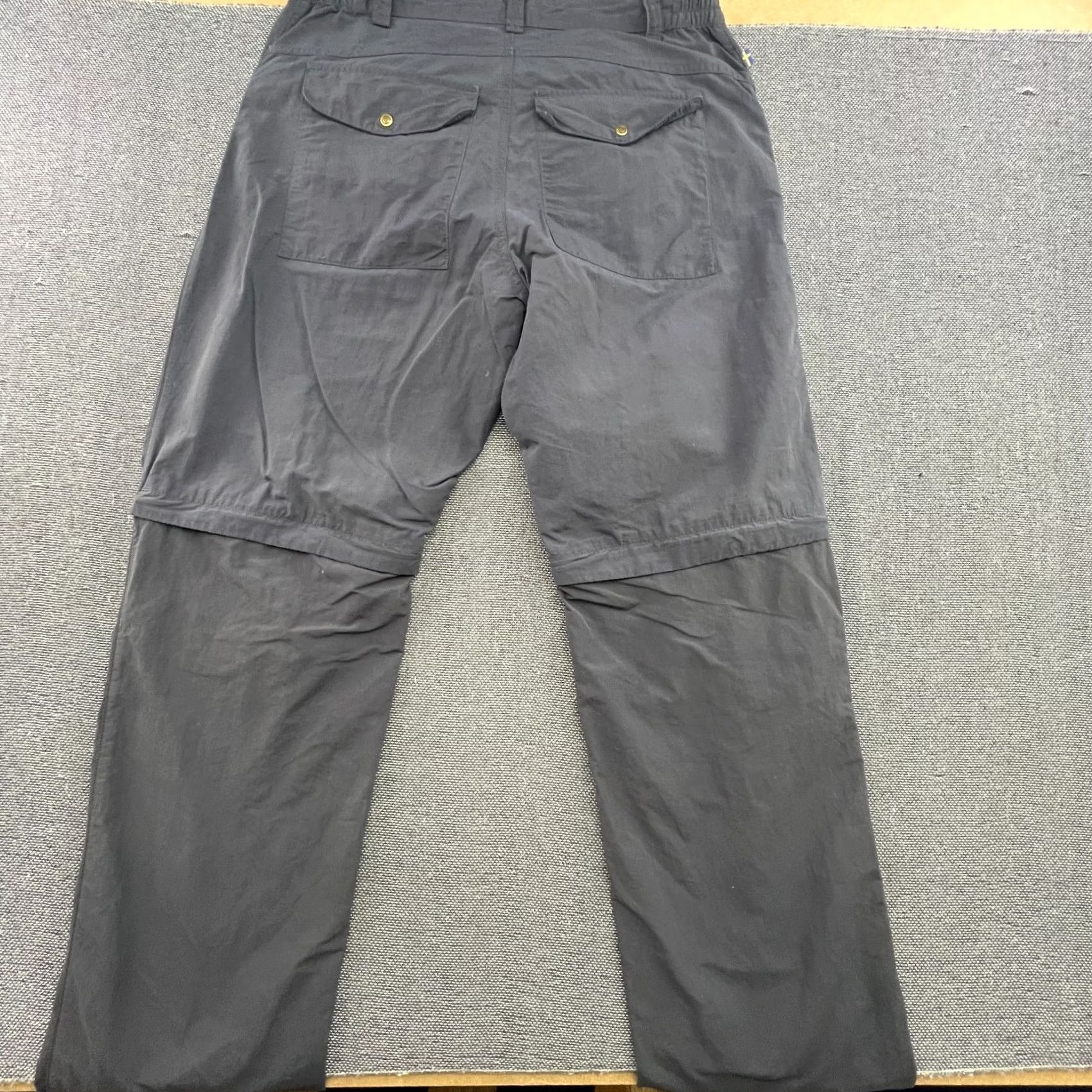 Vintage Fjallraven Daloa MT Zip Off Hiking Trousers Womens Size 42 Gray 2 in 1 Hiking Shorts Mens? Womens? Size 28" / US 6 / IT 42 - 3 Thumbnail