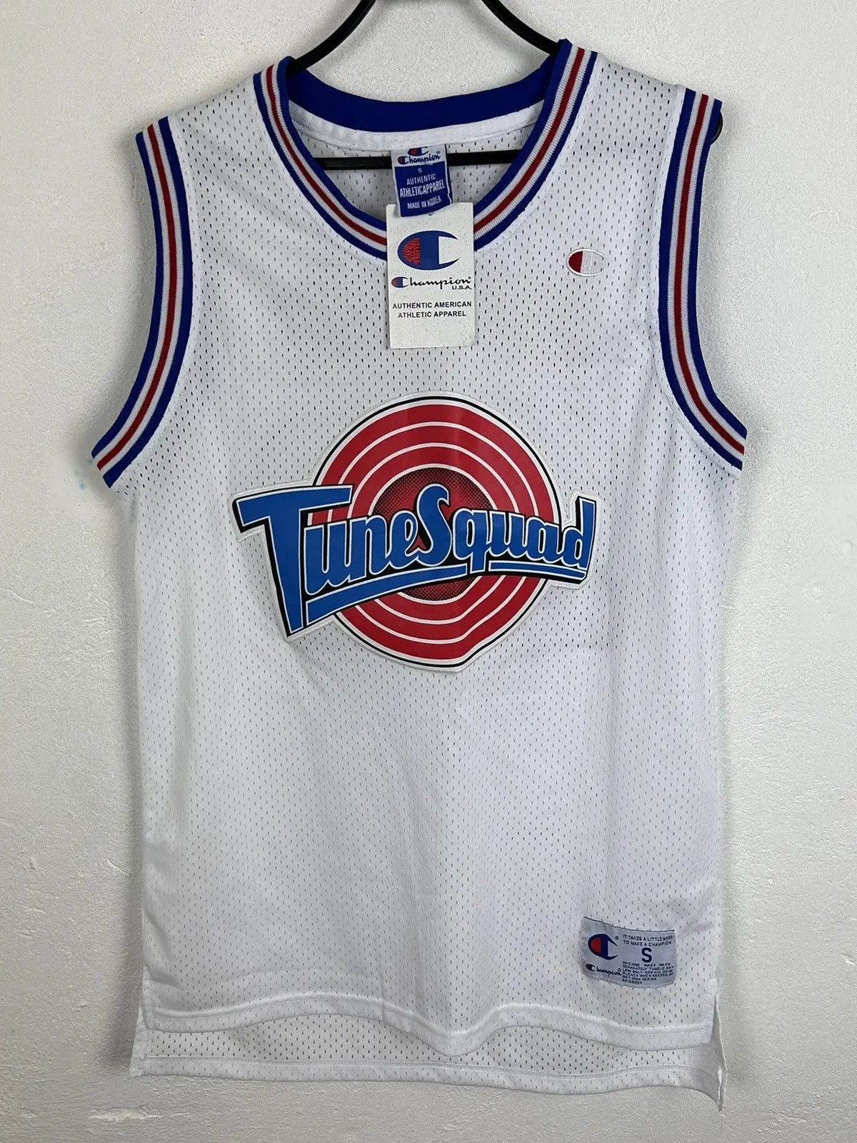 Champion BNWT 90s Vintage Champion Tune Squad Jordan #23 Jersey Size US S / EU 44-46 / 1 - 2 Thumbnail