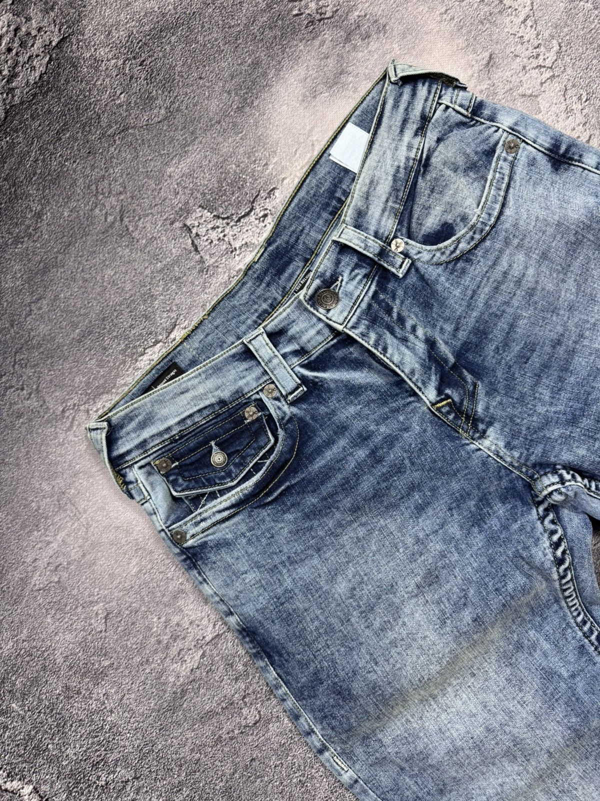 True Religion True Religion "Ricky" Relaxed Straight Jeans Size US 32 / EU 48 - 2 Thumbnail