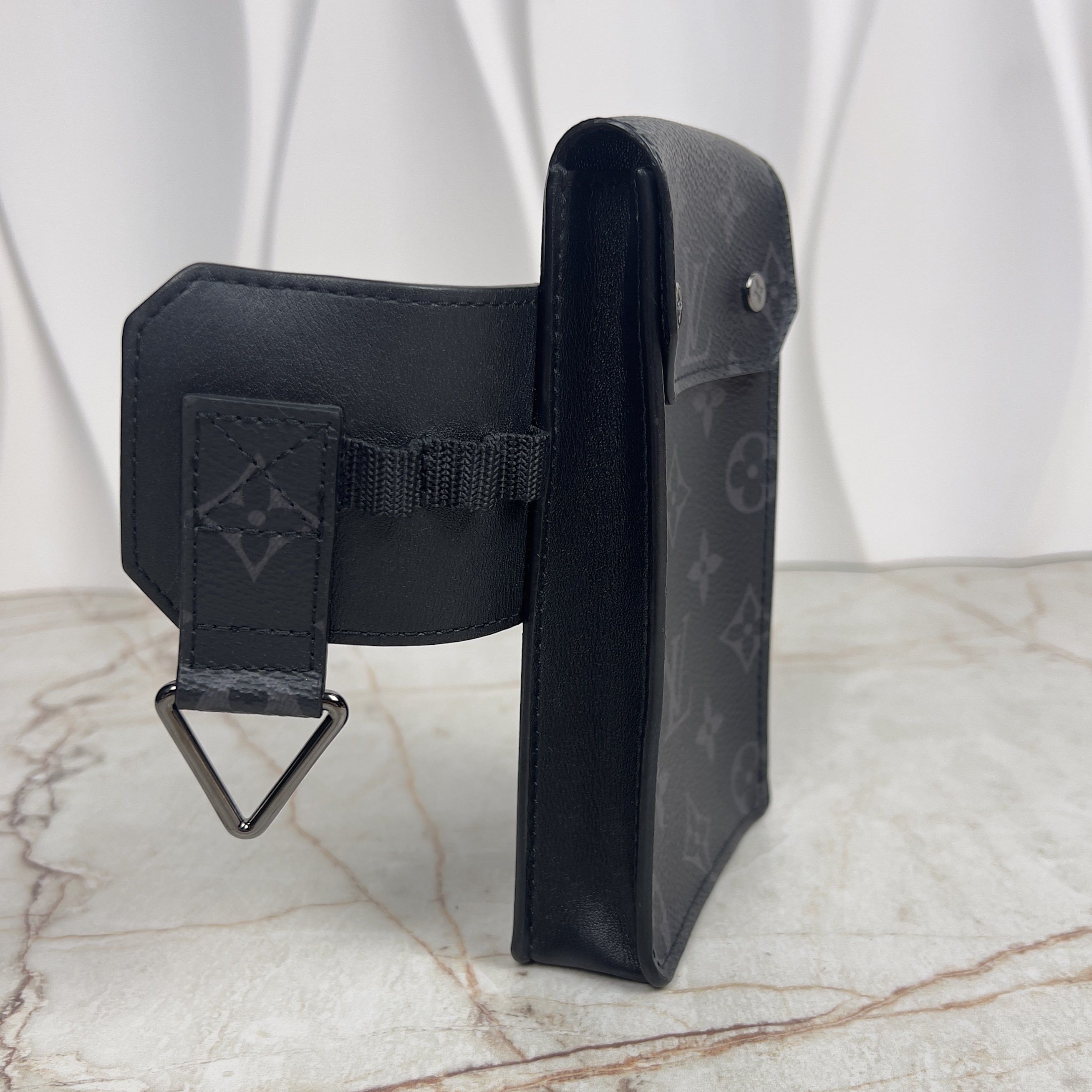 Louis Vuitton Utility Monogram Eclipse Belt Bag Pounch 35 mm Crossbody Size ONE SIZE - 6 Thumbnail