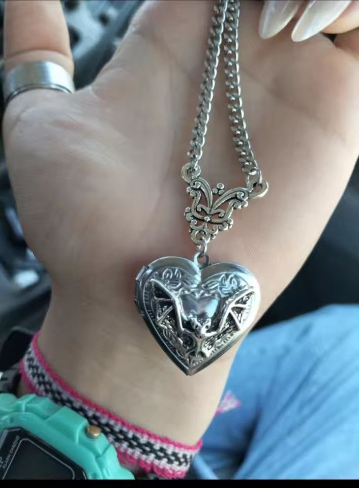 Jewelry Bat Heart Pendant Necklace Size ONE SIZE - 4 Thumbnail