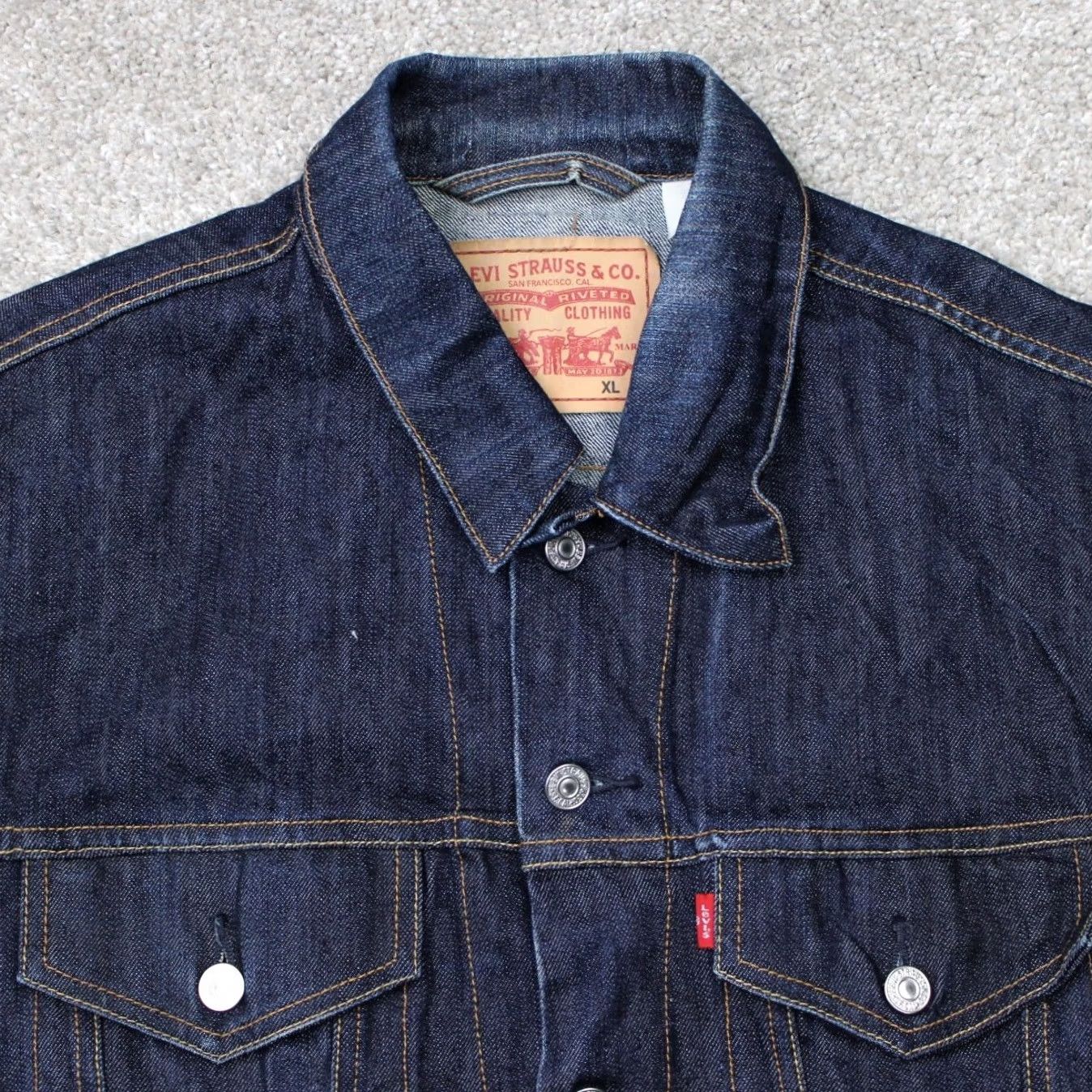 Levi's Levi's Trucker Jacket Mens XL Denim Blue 90s Rockabilly Workwear Whiskering Button Front Pockets Short Length Chest 46 in Regular Fit 70589 Size US XL / EU 56 / 4 - 3 Thumbnail