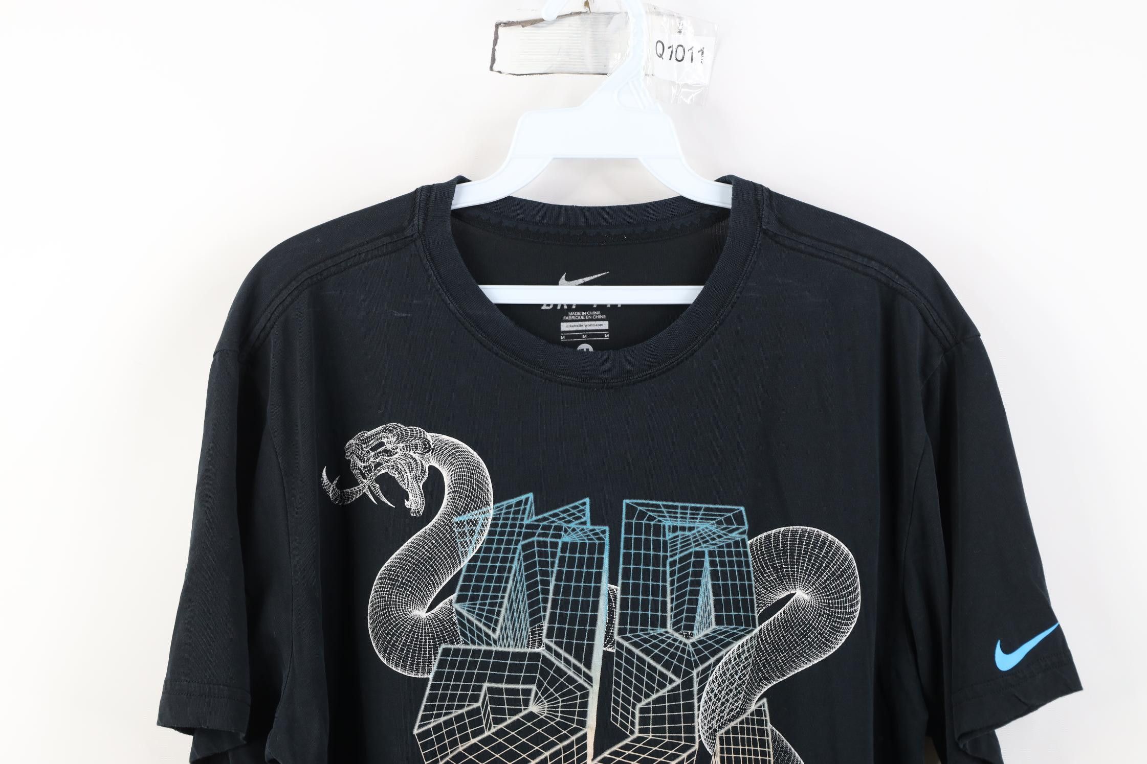 Nike Vintage Nike Mamba Kobe Bryant Snake Basketball T-Shirt Size US M / EU 48-50 / 2 - 2 Thumbnail