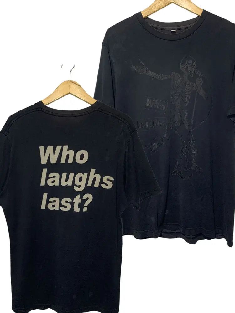Band Tees Vintage Barbara Kruger skeleton WHO LAUGH LAST? T shirt Size US L / EU 52-54 / 3 - 1 Thumbnail