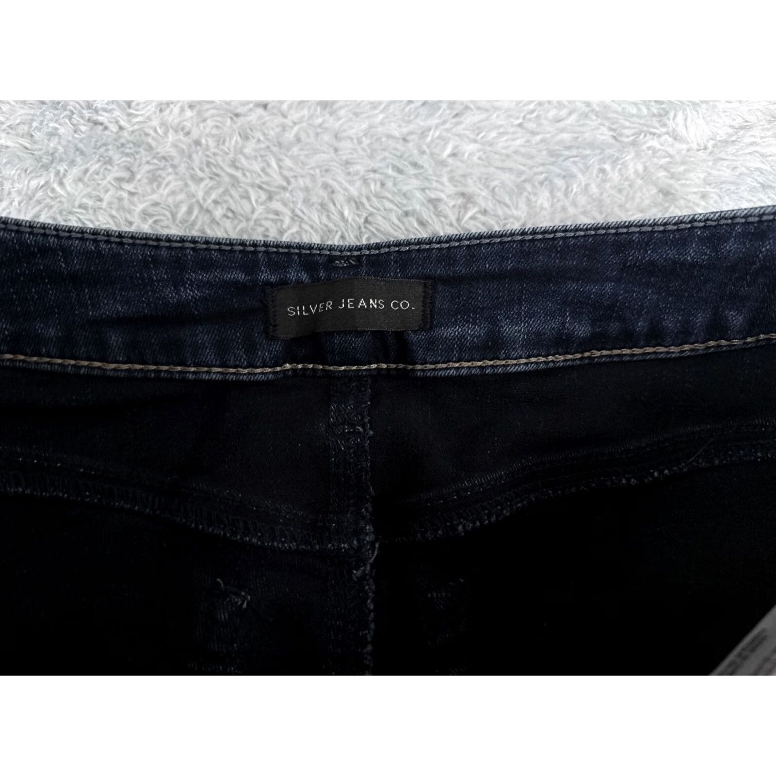 Silver Jeans Co. Silver Jeans Suki Blue Denim Bootcut Jeans Women 31x31 Embroidered 5-Pocket Cotton Blend Medium Wash Slim Distressed N/A Size 24" / US 00 / IT 34 - 6 Thumbnail