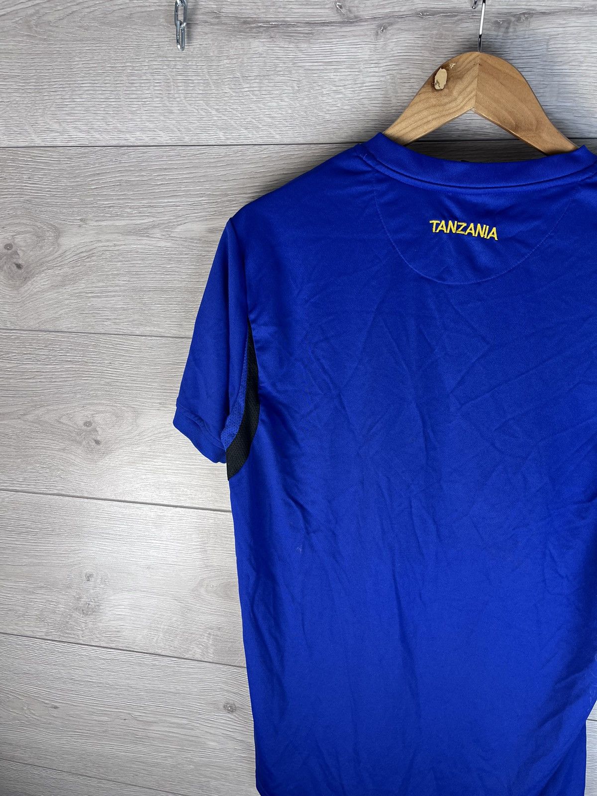 Other Men’s soccer jersey Tanzania 🇹🇿 uhlsport size l Size US L / EU 52-54 / 3 - 14 Thumbnail
