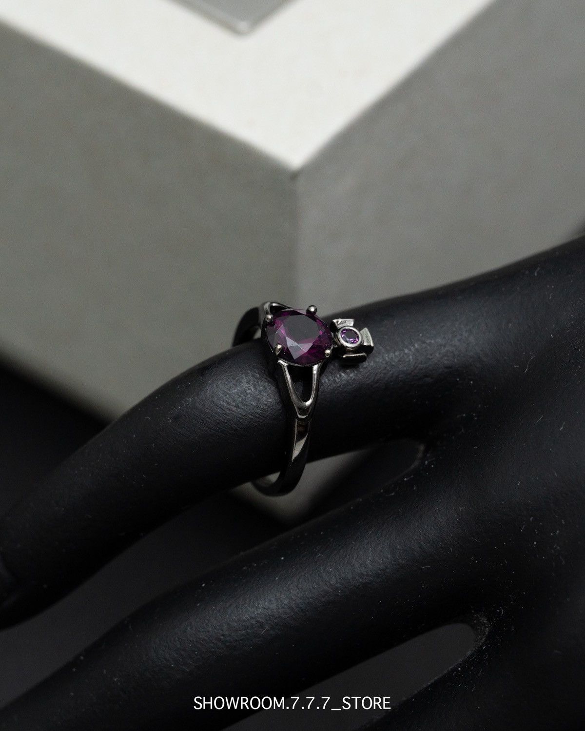 Vivienne Westwood Vivienne Westwood Reina Ring Size ONE SIZE - 7 Thumbnail