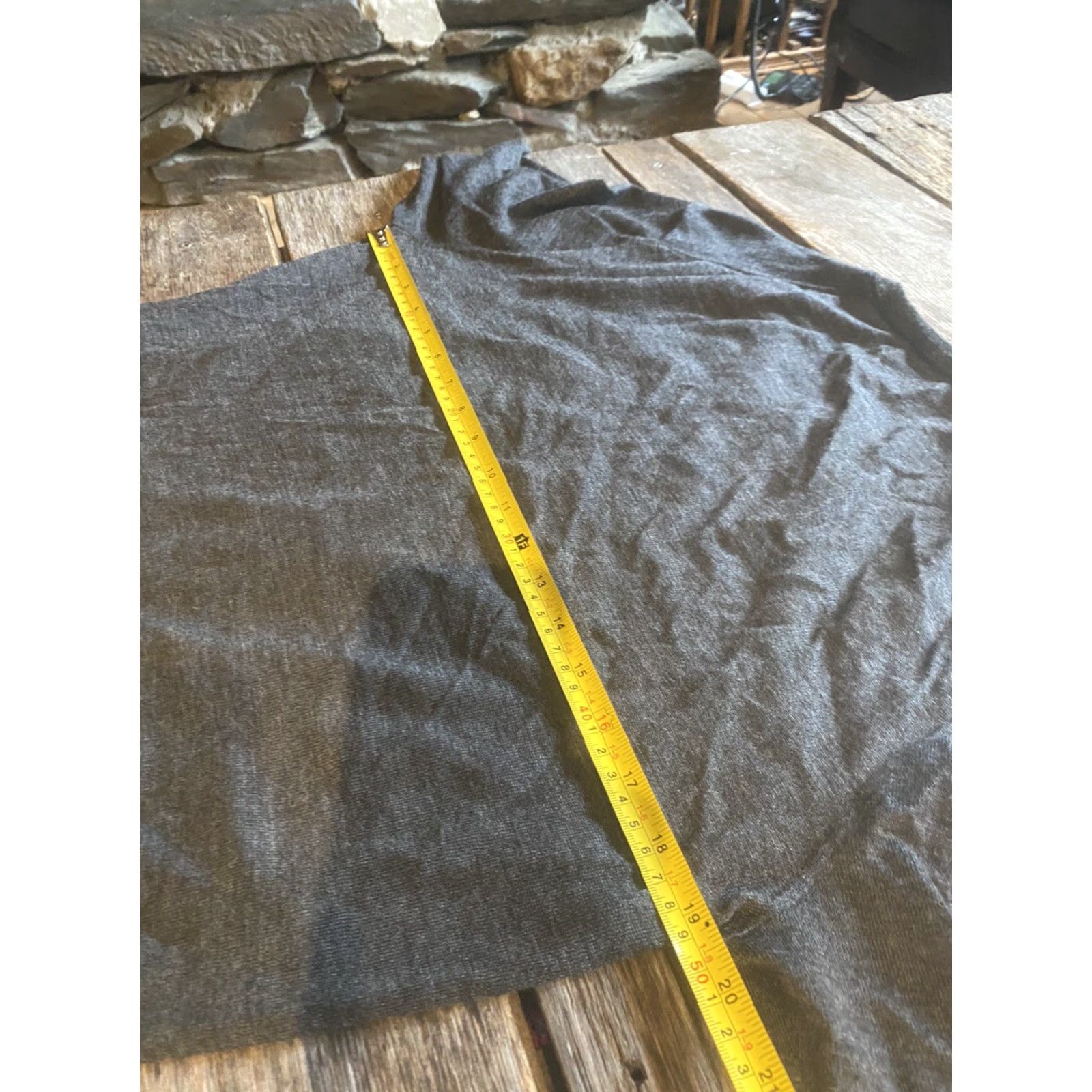 Polo Ralph Lauren **Polo Ralph Lauren Mens Medium Gray Wool Long Sleeve V-Neck Sweater** User: **Polo Ralph Lauren Mens Medium Gray Long Sleeve V-Neck Wool Sweater** Size US M / EU 48-50 / 2 - 6 Thumbnail