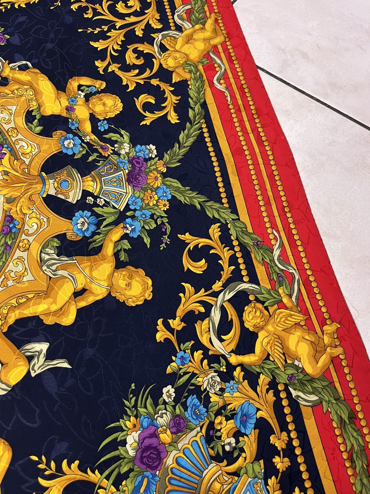 Designer × Roberta di Camerino × Vintage Vintage Roberta Di Camerino silk scarf handkerchief painted Size ONE SIZE - 16 Thumbnail