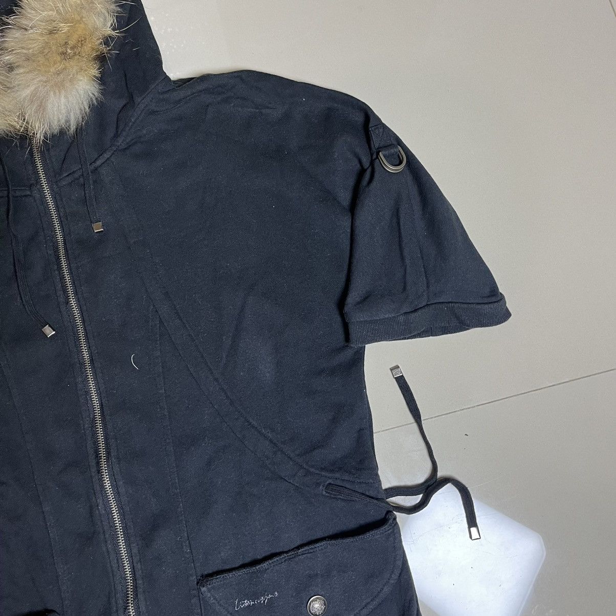 Le Grande Bleu (L.G.B.) Litmus Jeans Fur Trim Techwear Short Sleeve Hoodie Size US M / EU 48-50 / 2 - 4 Thumbnail