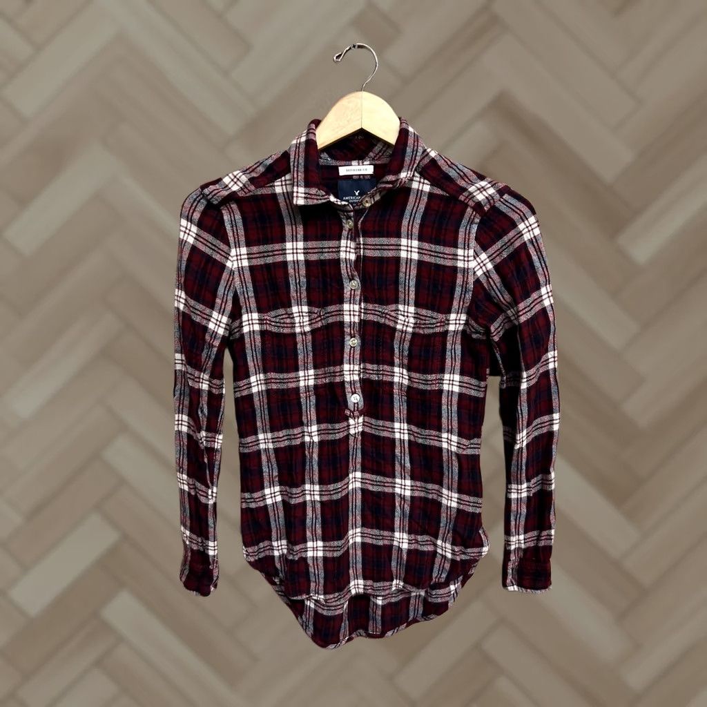 American Eagle Outfitters Basic Womens XS Red American Eagle Plaid Button Flannel Boyfriend Fit Size Size XS / US 0-2 / IT 36-38 - 1 Thumbnail