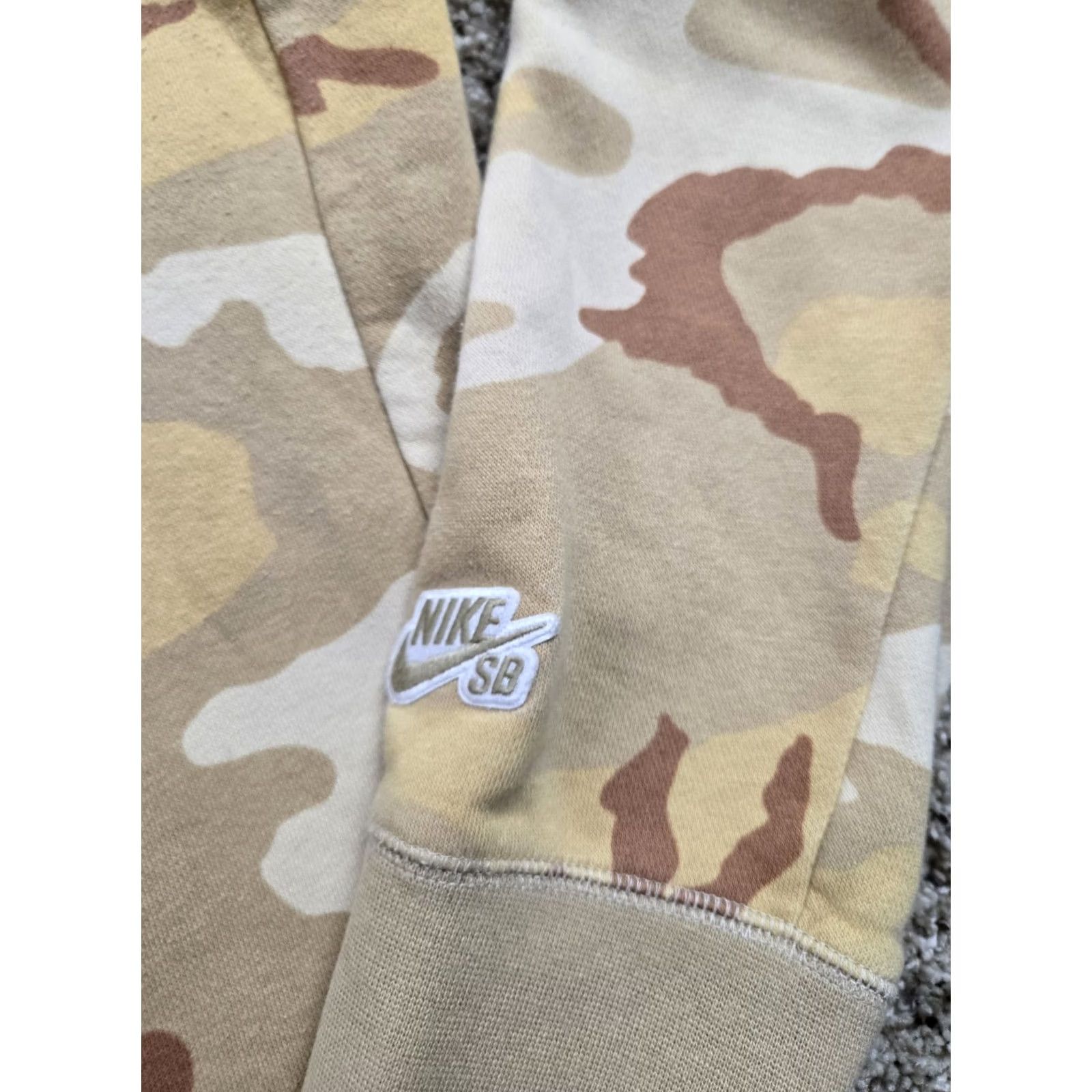 Nike Nike SB Sweatshirt Mens Medium Desert Camo Crewneck Pullover Long Sleeve Size US M / EU 48-50 / 2 - 3 Thumbnail