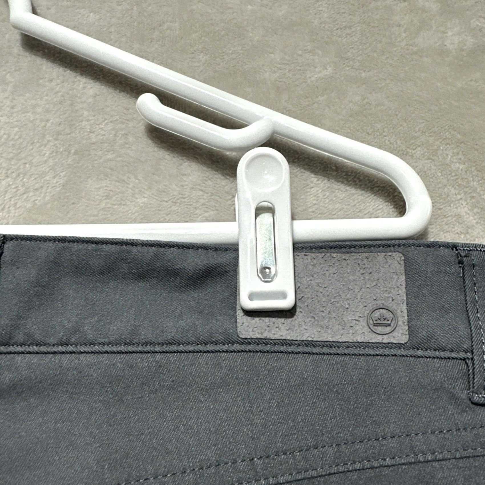 Peter Millar VINTAGE? No. Peter Millar Brentwood Performance Pants Men's 34 Gray Classic Fit Logo Pants Size US 34 / EU 50 - 5 Thumbnail