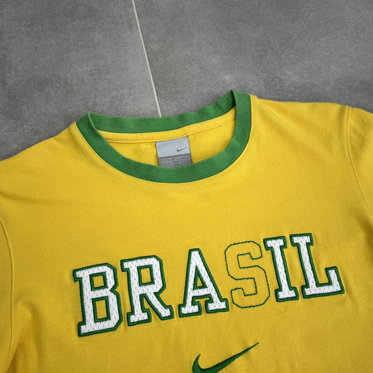 Nike Vintage Nike Brazil Brasil Women T-Shirt Size M Size M / US 6-8 / IT 42-44 - 8 Thumbnail