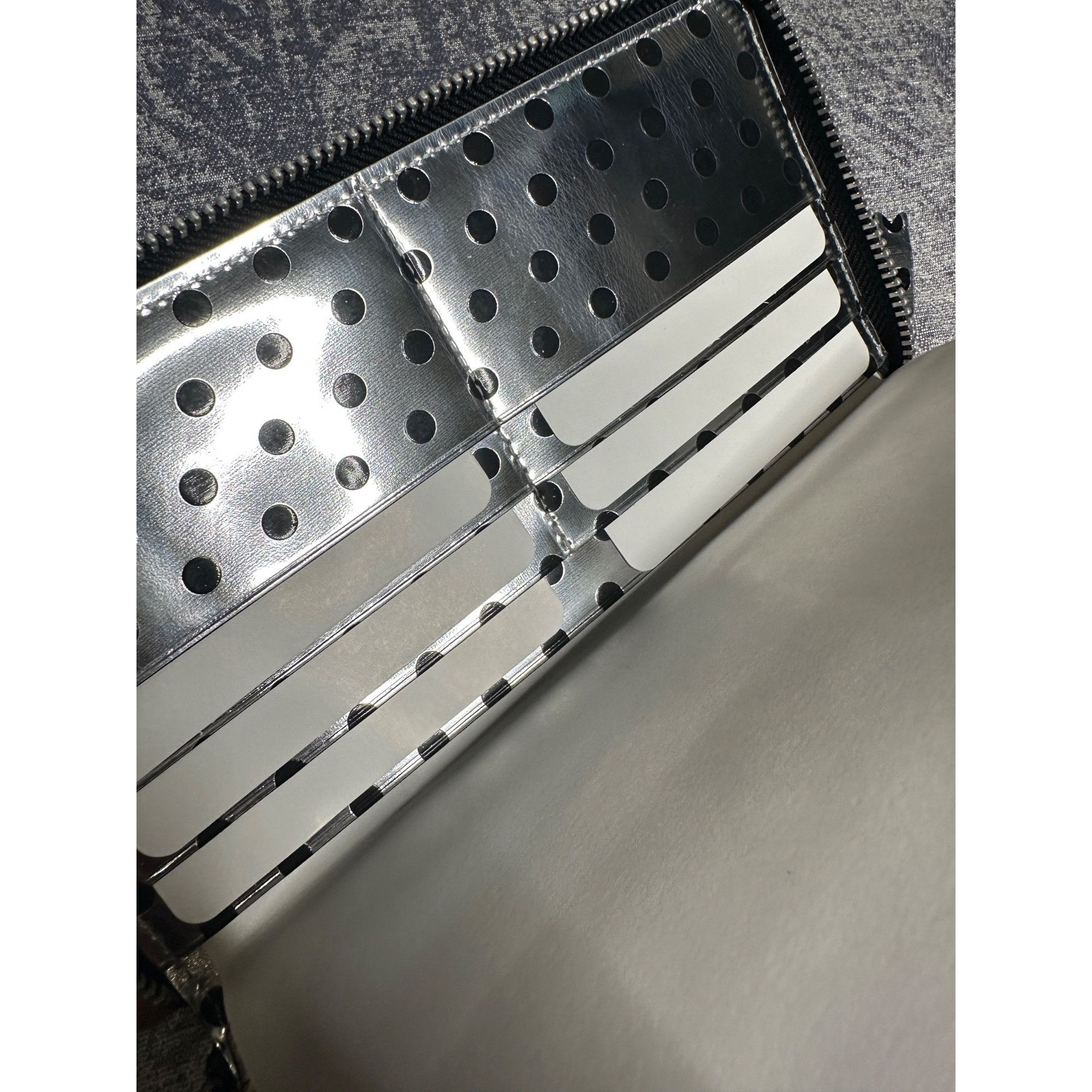 Comme des Garcons Comme Des Garçons Polka Dot Patent Wallet Size ONE SIZE - 4 Thumbnail